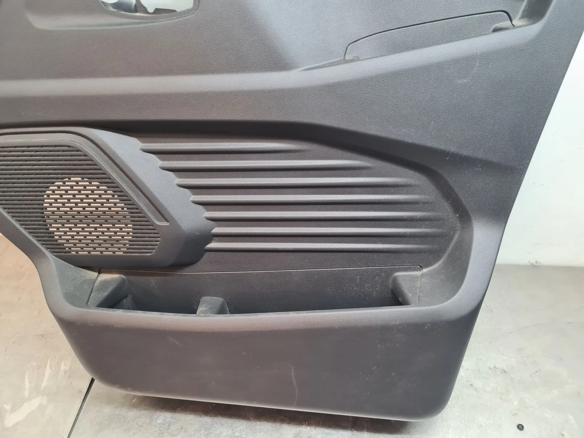 Rivestimento porta anteriore destra RENAULT Trafic III (FG_) Imagem-1