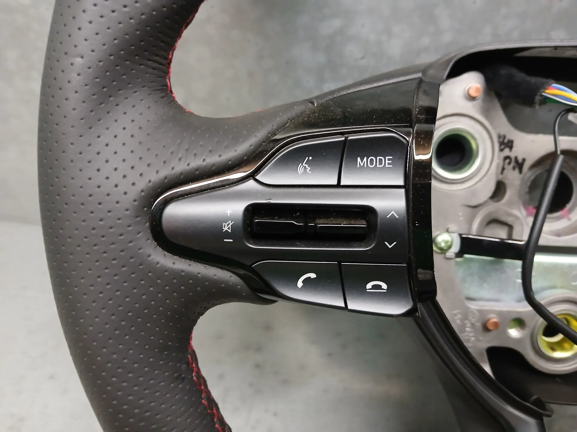 Volante HYUNDAI i30 Fastback (PDE) Imagem-2