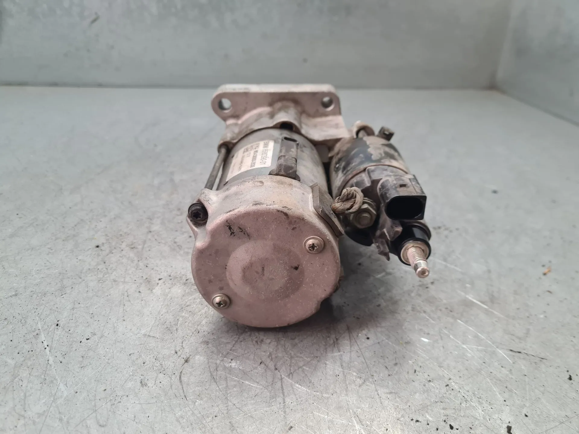 Motor de arranque BMW X1 (F48) Imagem-1