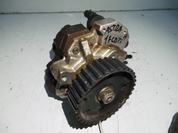 Bomba injetora OPEL Astra H Hatchback (L48)