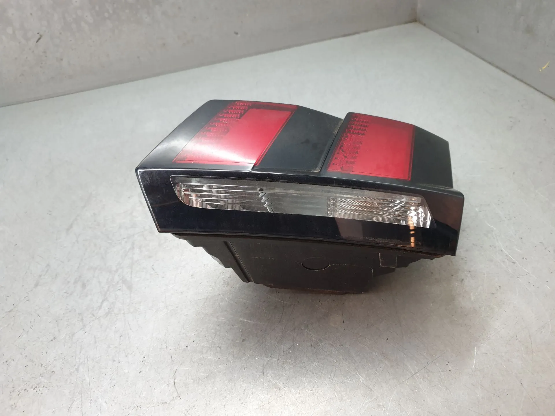 Fanale Destro Baule PEUGEOT 3008 II (M_) Imagem-1