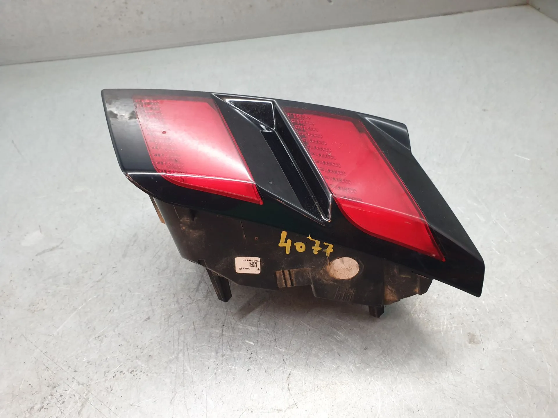 Left Tailgate light  PEUGEOT 3008 II (M_) Imagem-1