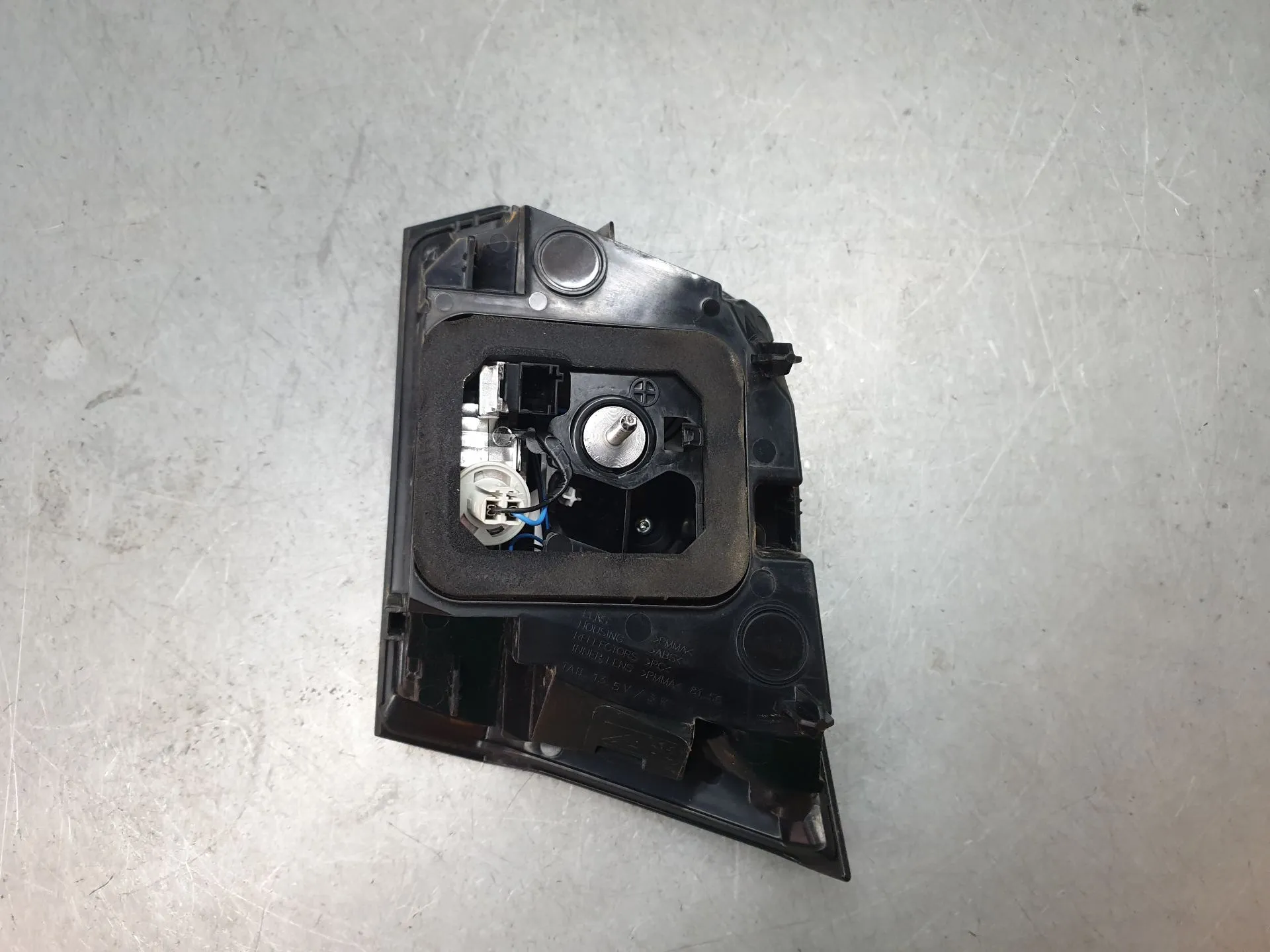 Left Tailgate light  PEUGEOT 3008 II (M_) Imagem-3