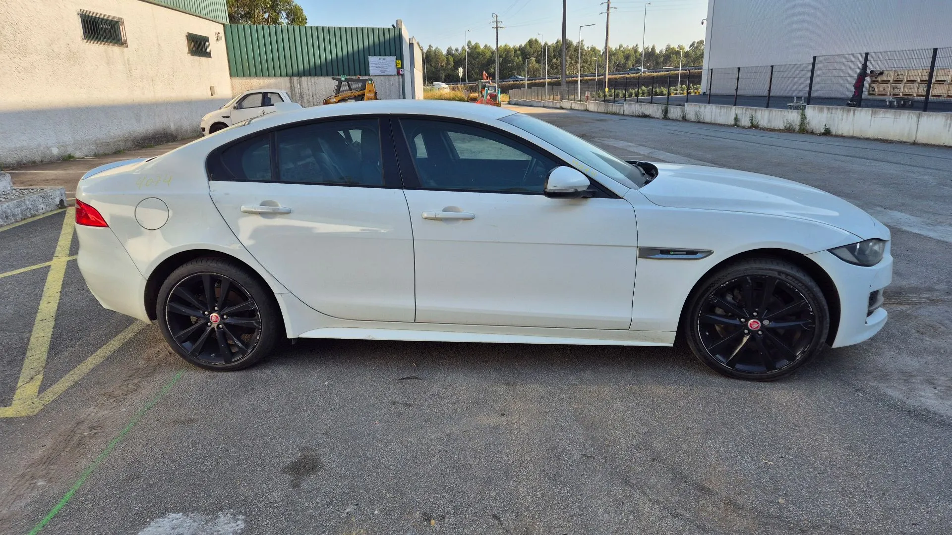 Frente Completa JAGUAR XE (X760) Imagem-7