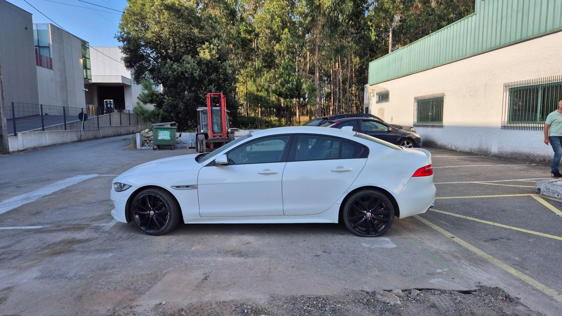 Frente Completa JAGUAR XE (X760) Imagem-9