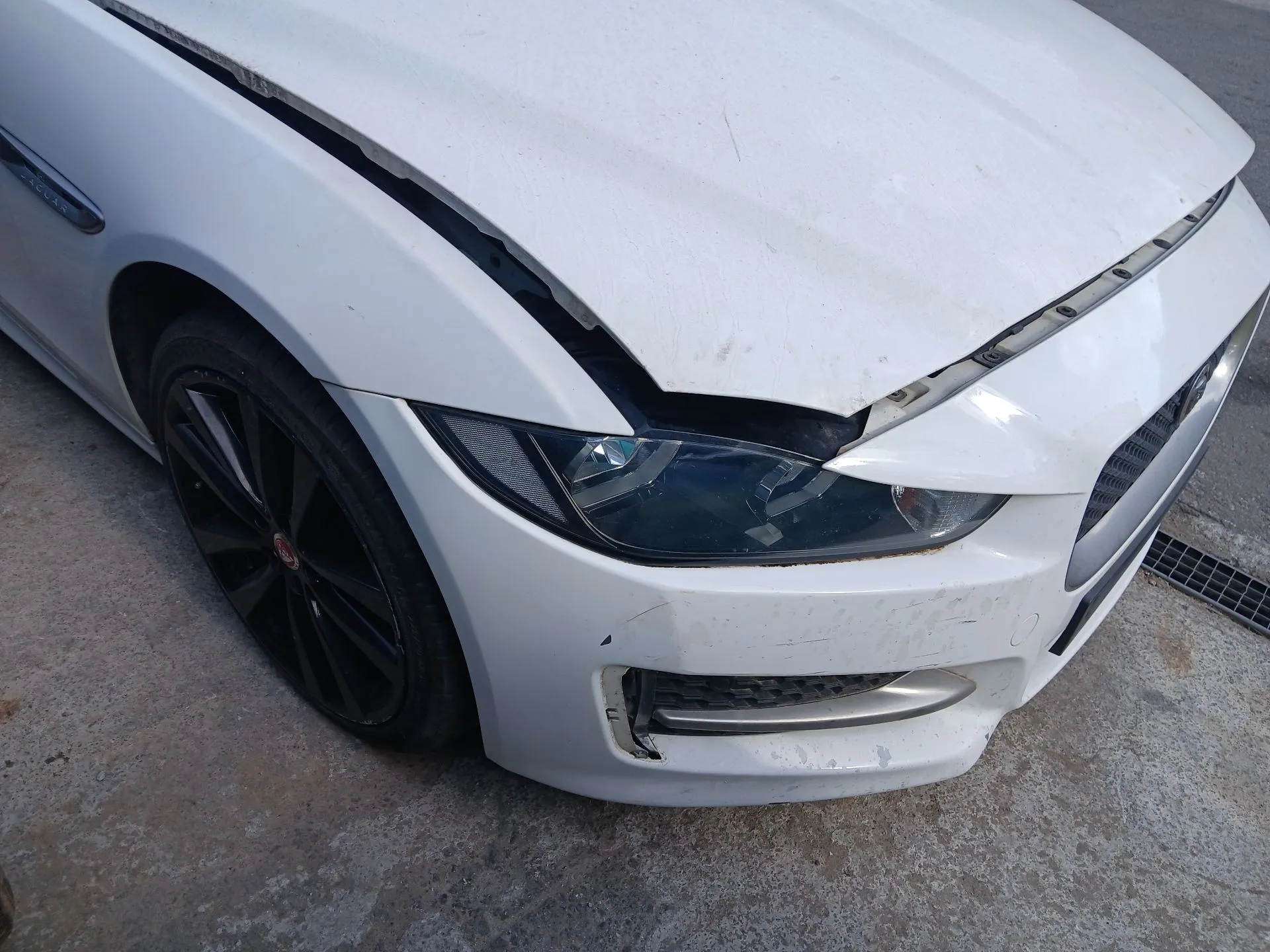 Frente Completa JAGUAR XE (X760) Imagem-6