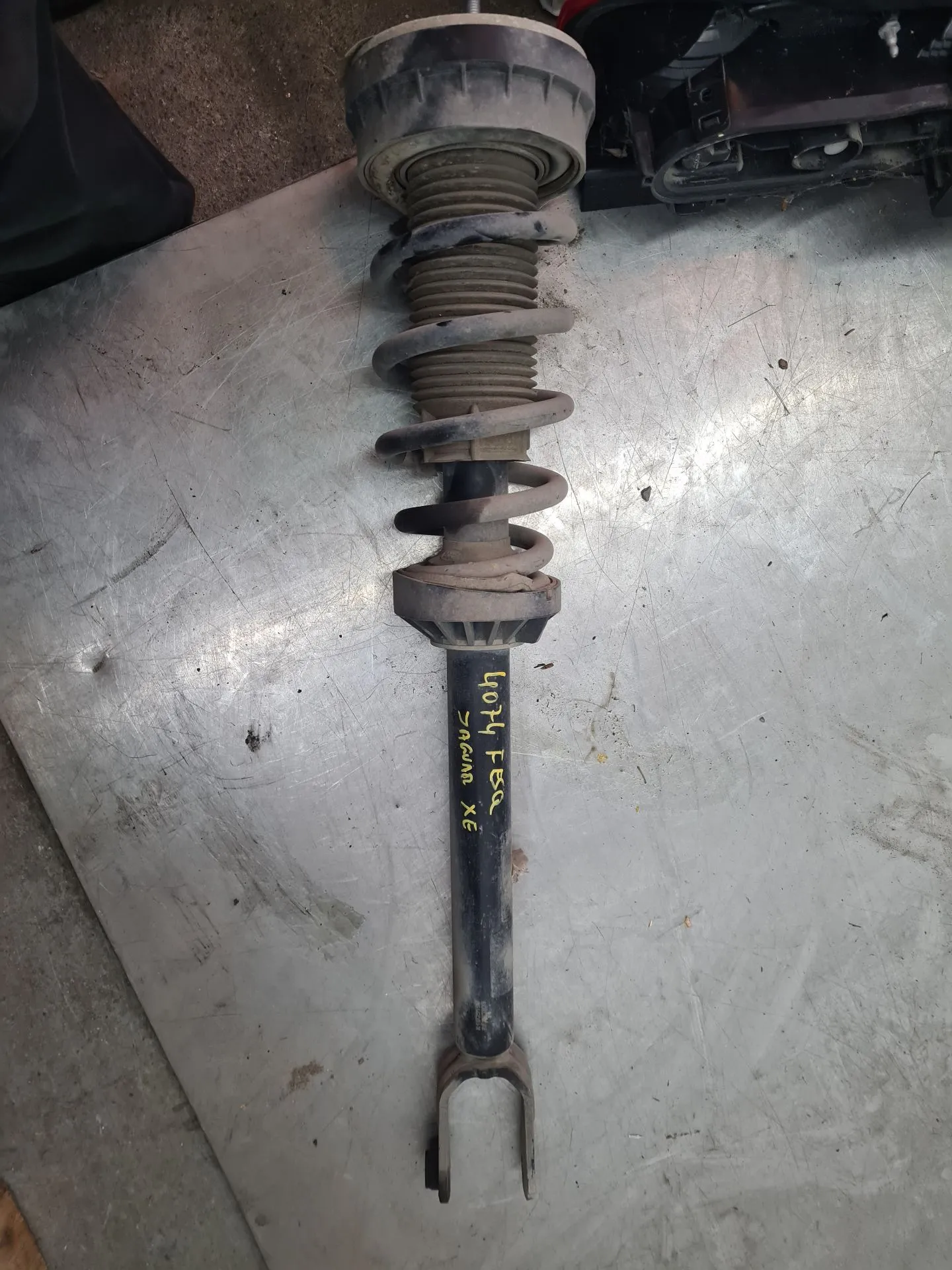 Ammortizzatore Anteriore Sinistro JAGUAR XE (X760)