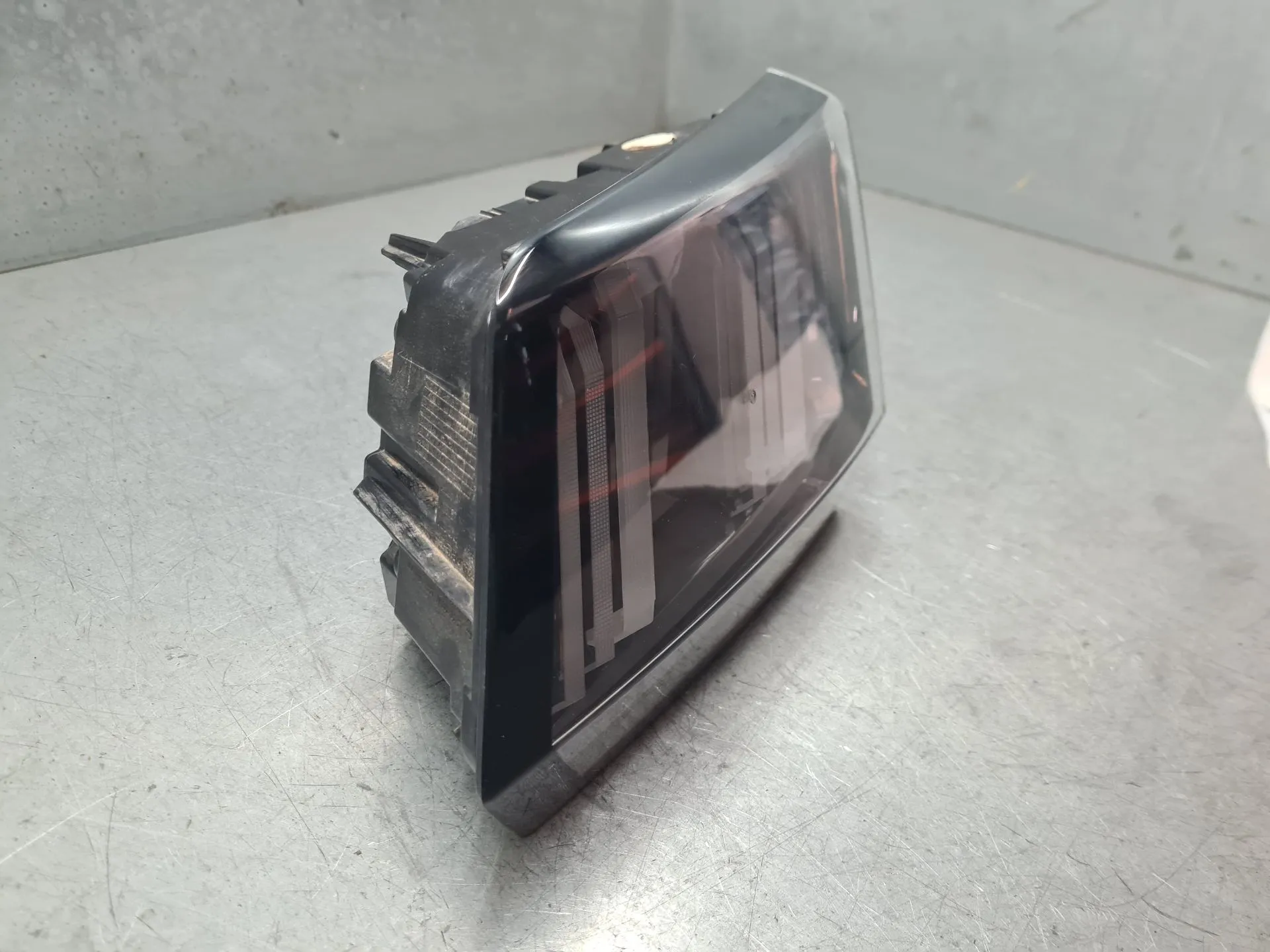 Fanale Destro Baule PEUGEOT 3008 II (M_) Imagem-1