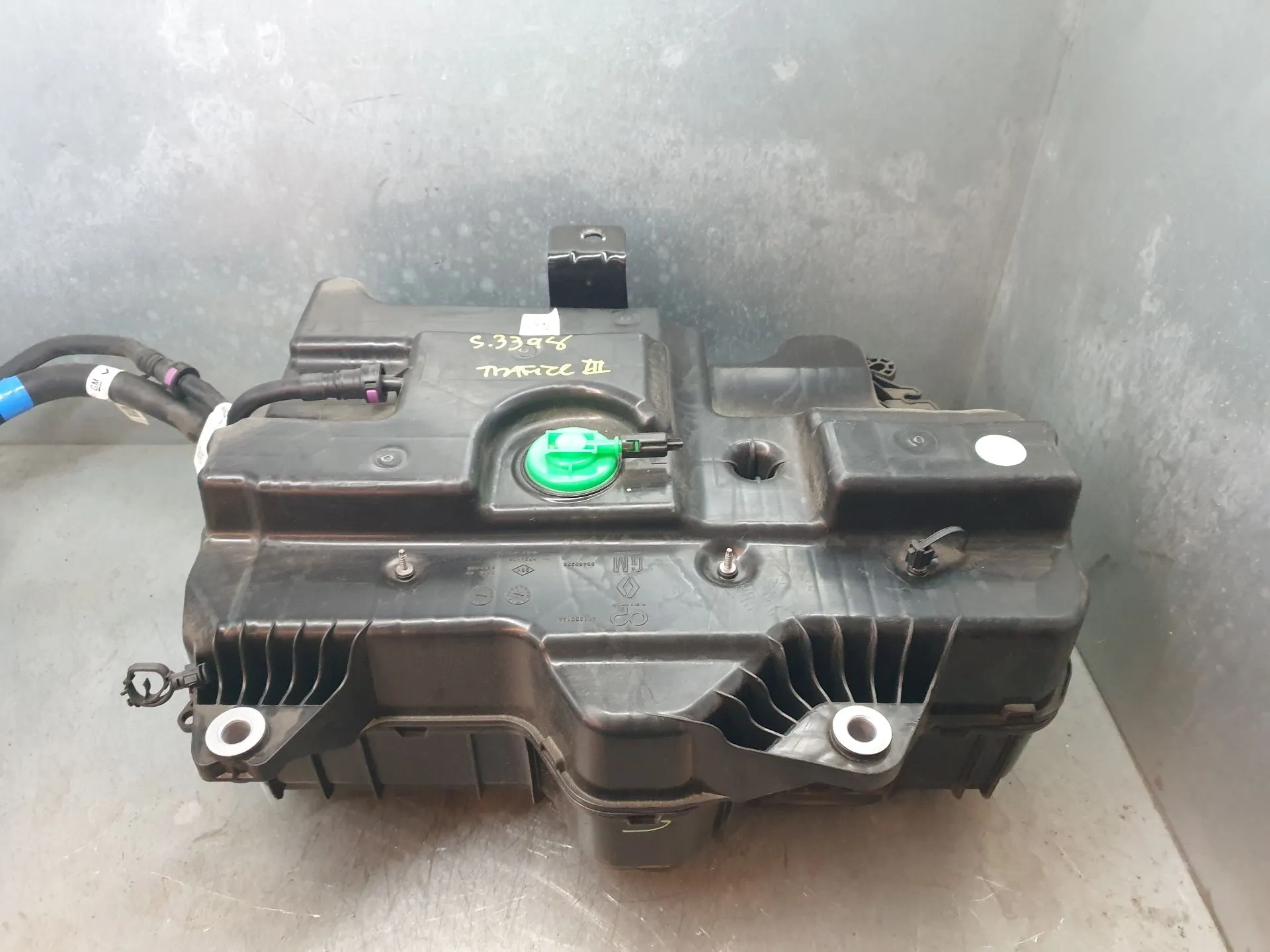 AdBlue tank RENAULT Trafic III (FG_)