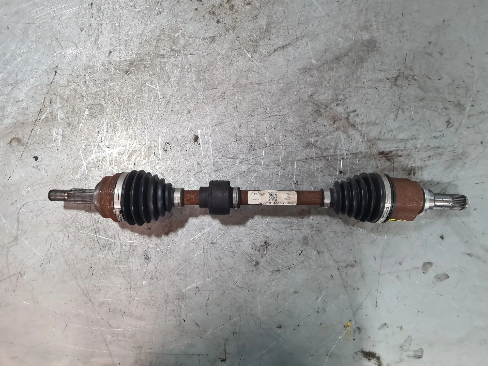 Semiasse anteriore sinistro DACIA Sandero III