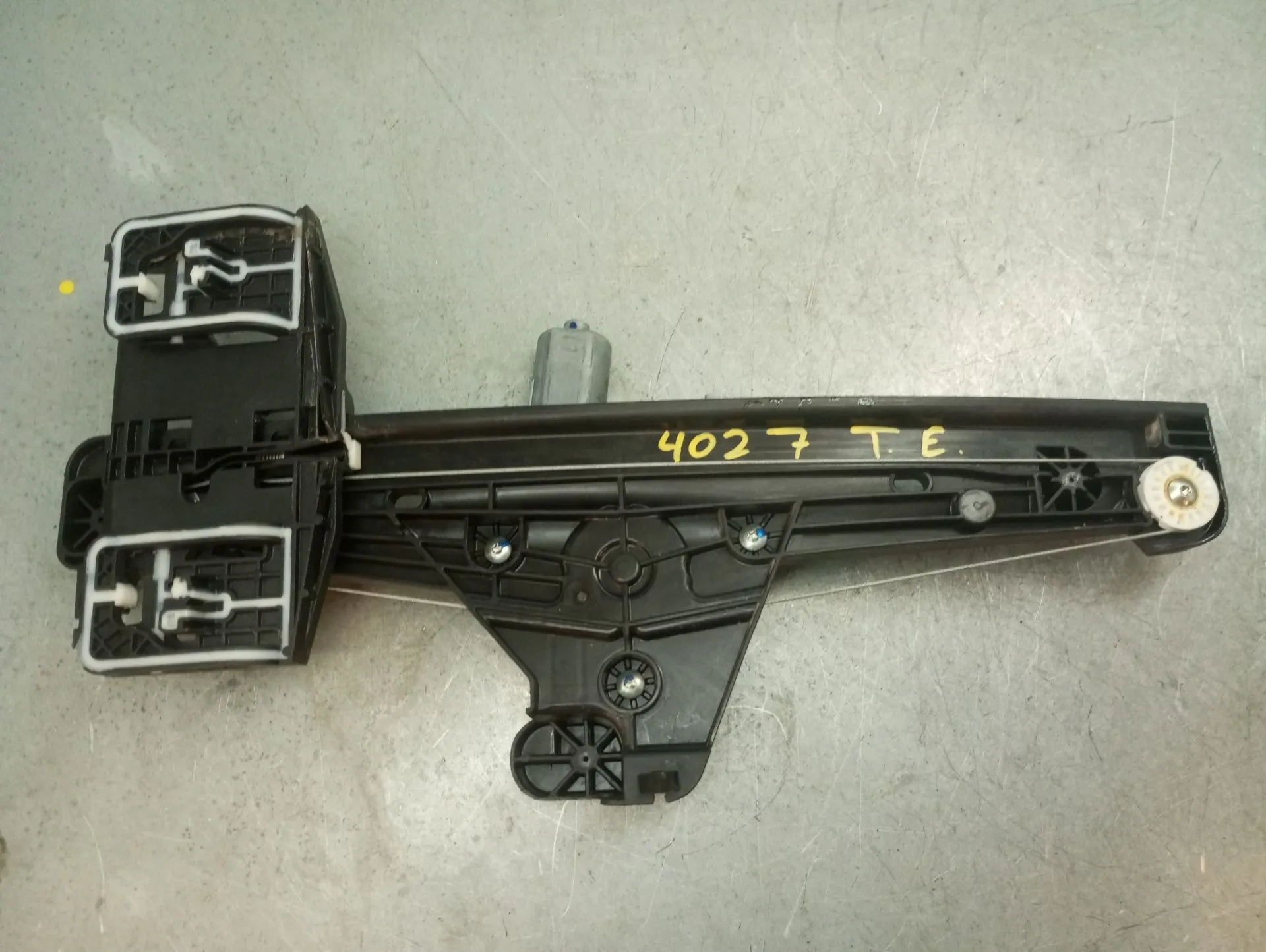 Lève-vitre arrière gauche OPEL Corsa F