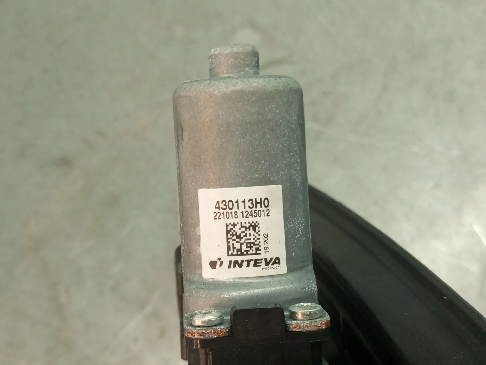 Elevalunas trasero izquierdo OPEL Corsa F Imagem-3