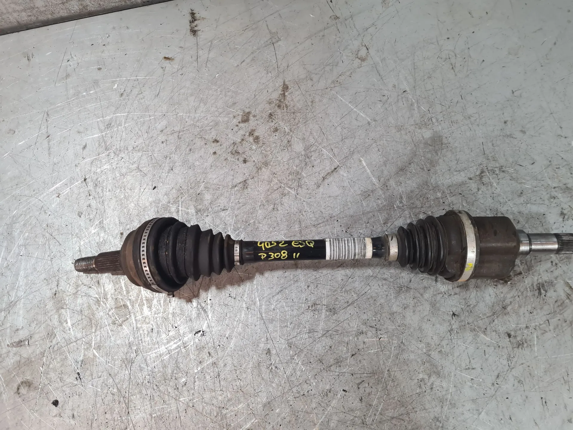 Semiasse anteriore sinistro PEUGEOT 308 II