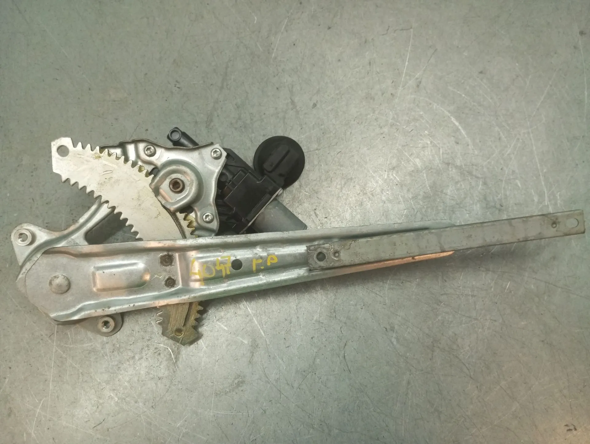 Elevalunas trasero derecho NISSAN Micra V (K14)