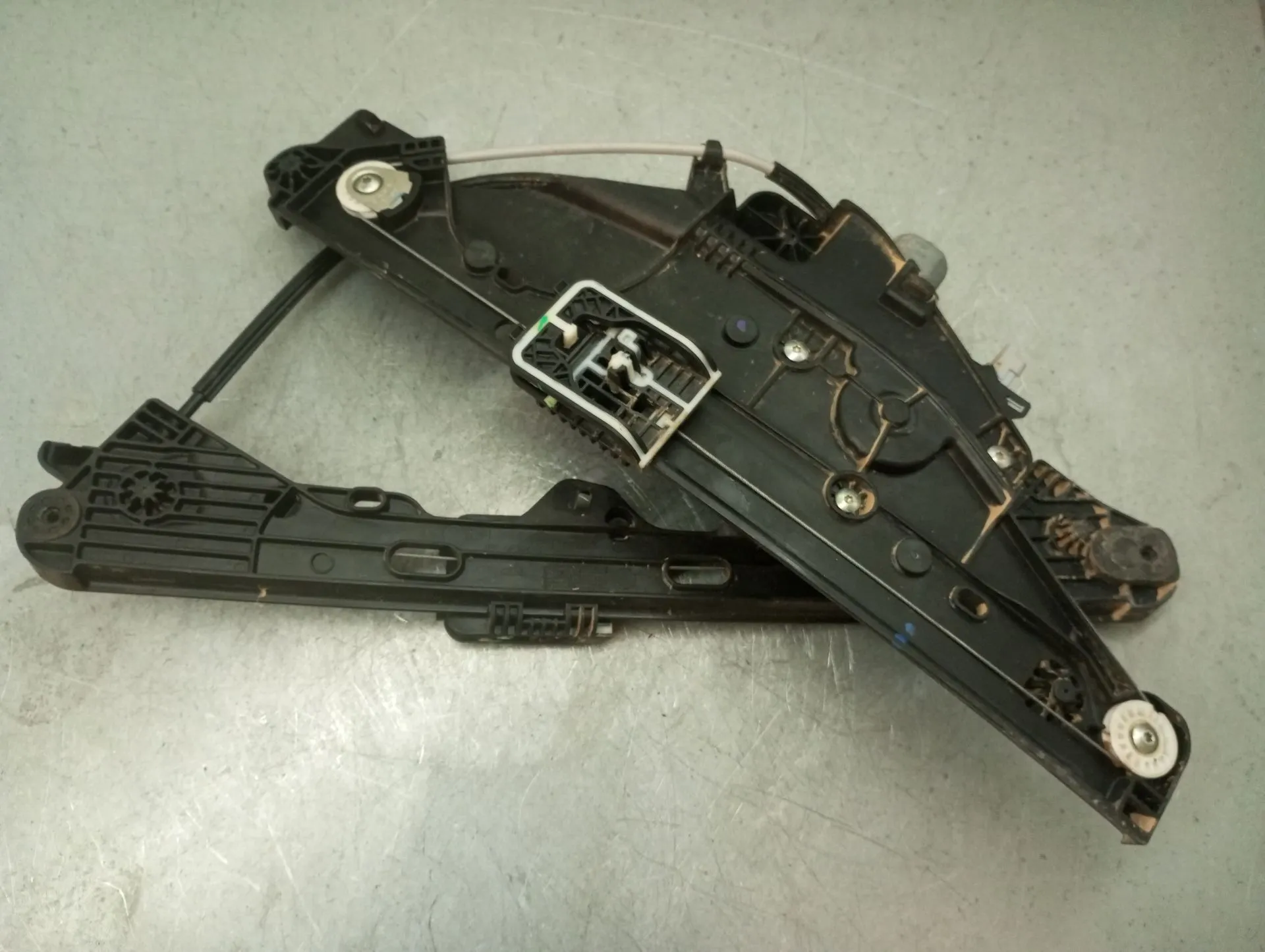 Elevalunas delantero izquierdo PEUGEOT 2008 II (U_)