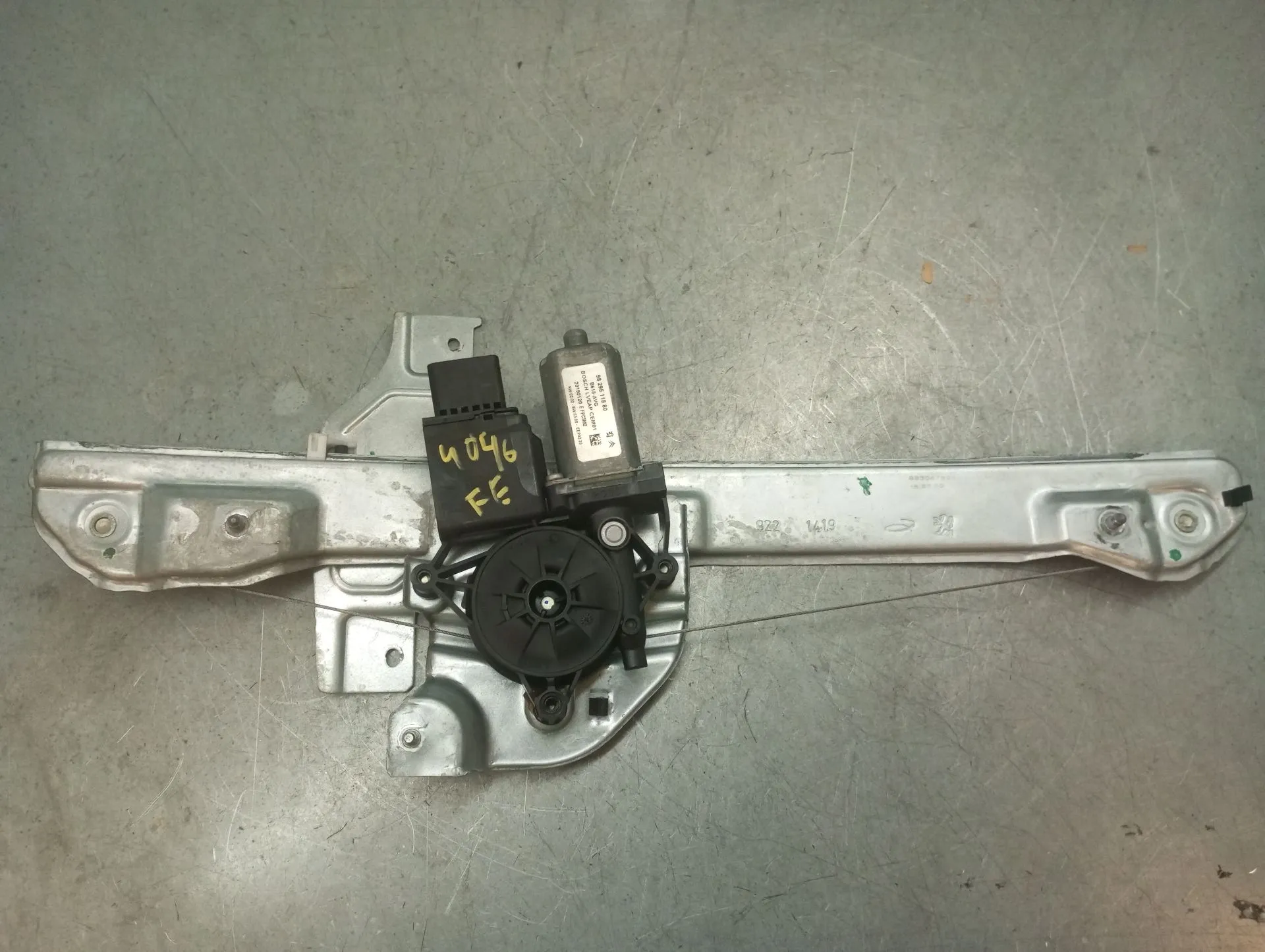 Elevalunas delantero izquierdo CITROËN C3 III (SX)