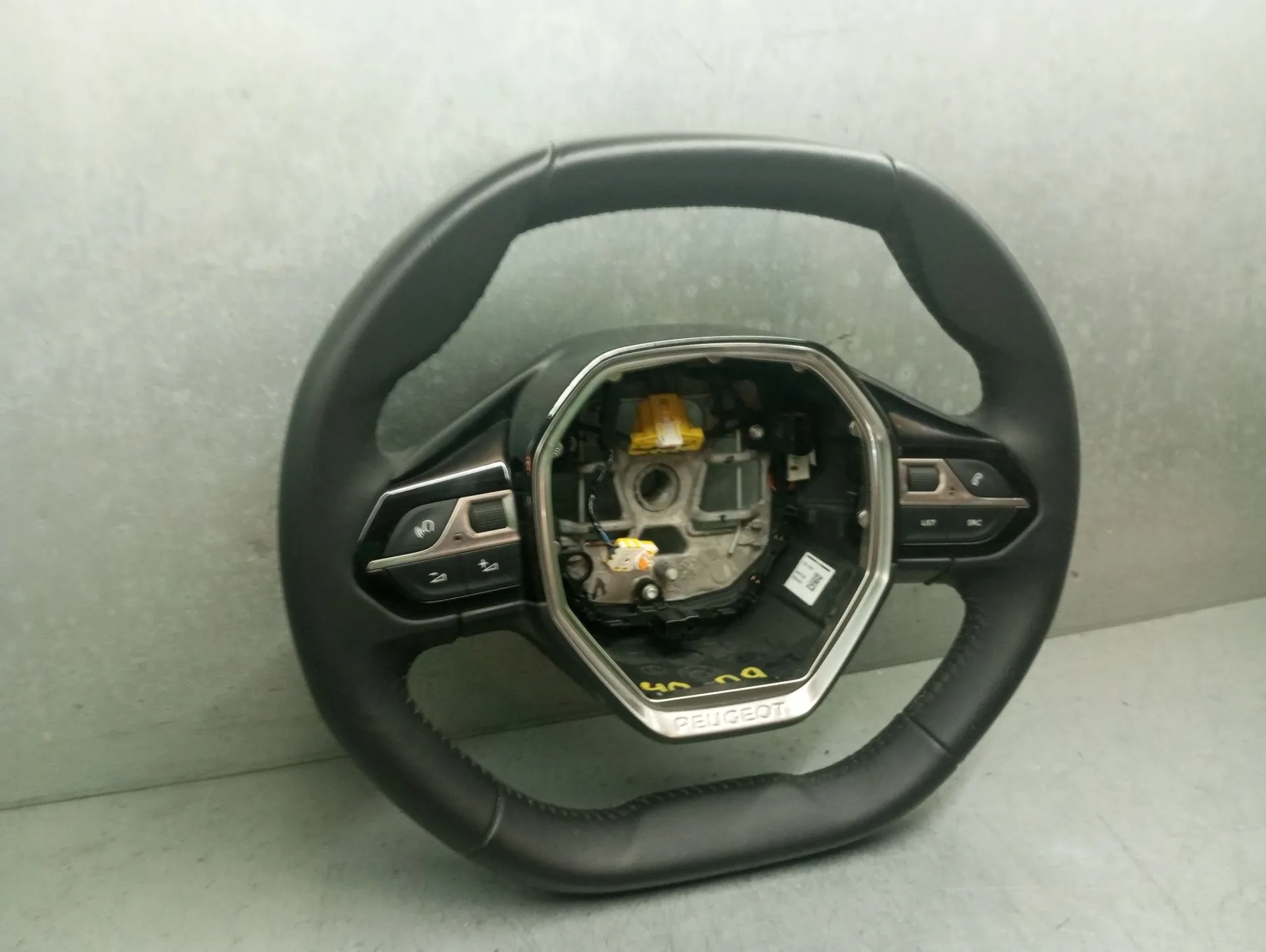 Volante PEUGEOT 208 II Imagem-1