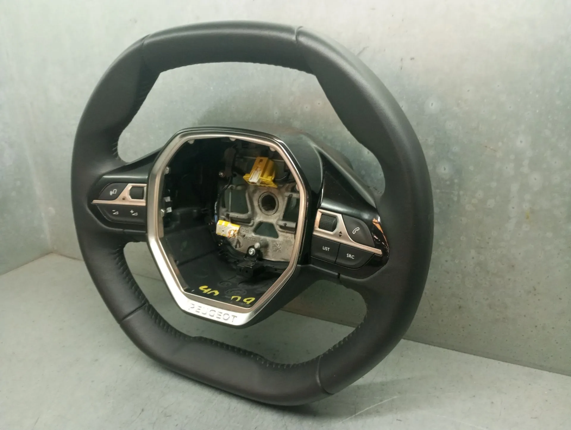 Volante PEUGEOT 208 II Imagem-2