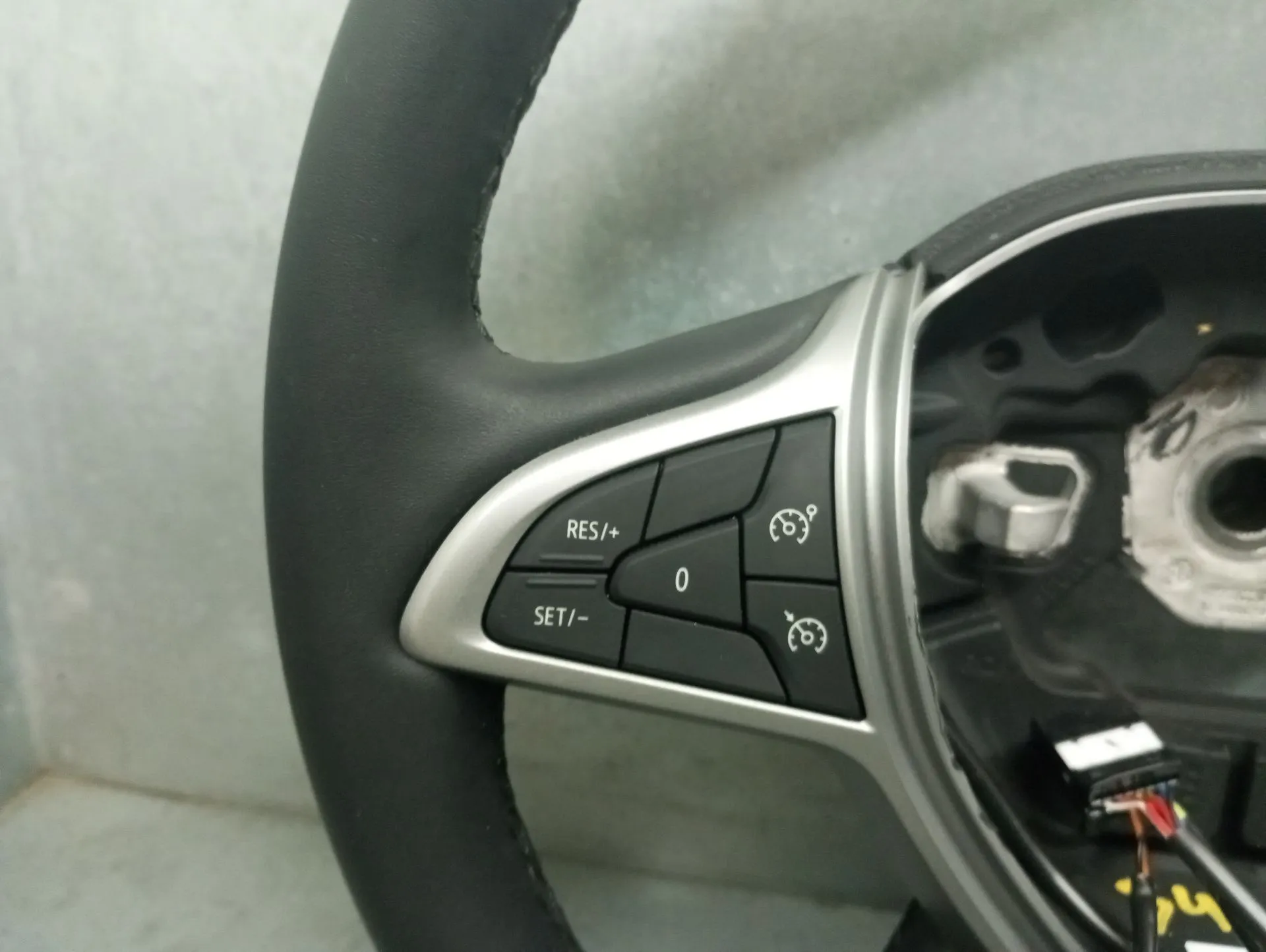 Volante DACIA Sandero III Imagem-3