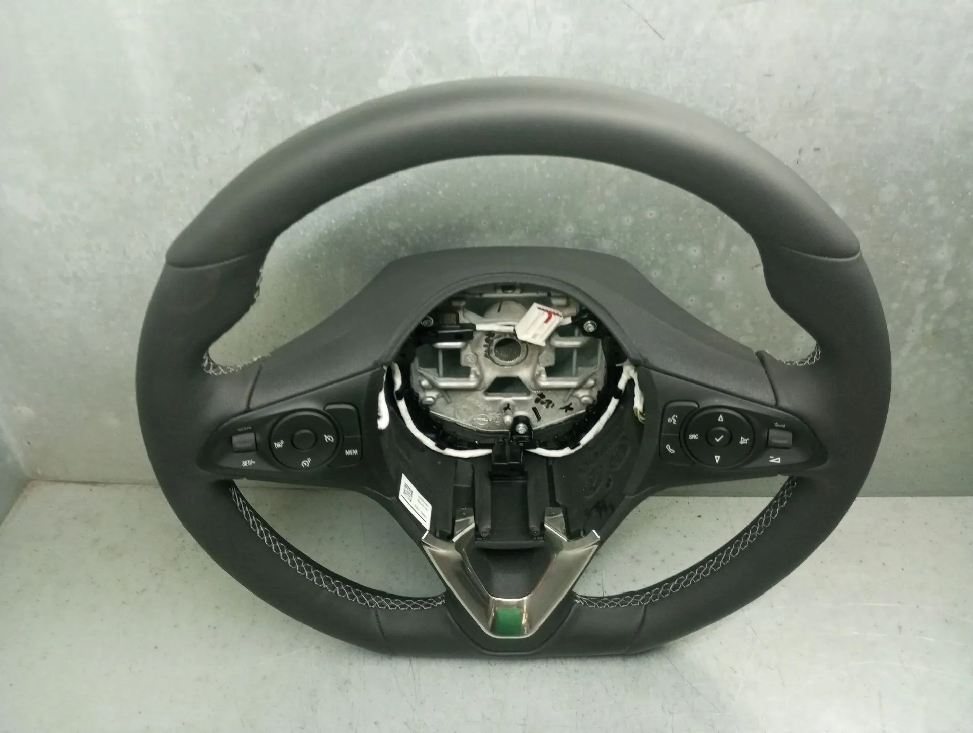 Volante OPEL Corsa F Imagem-1
