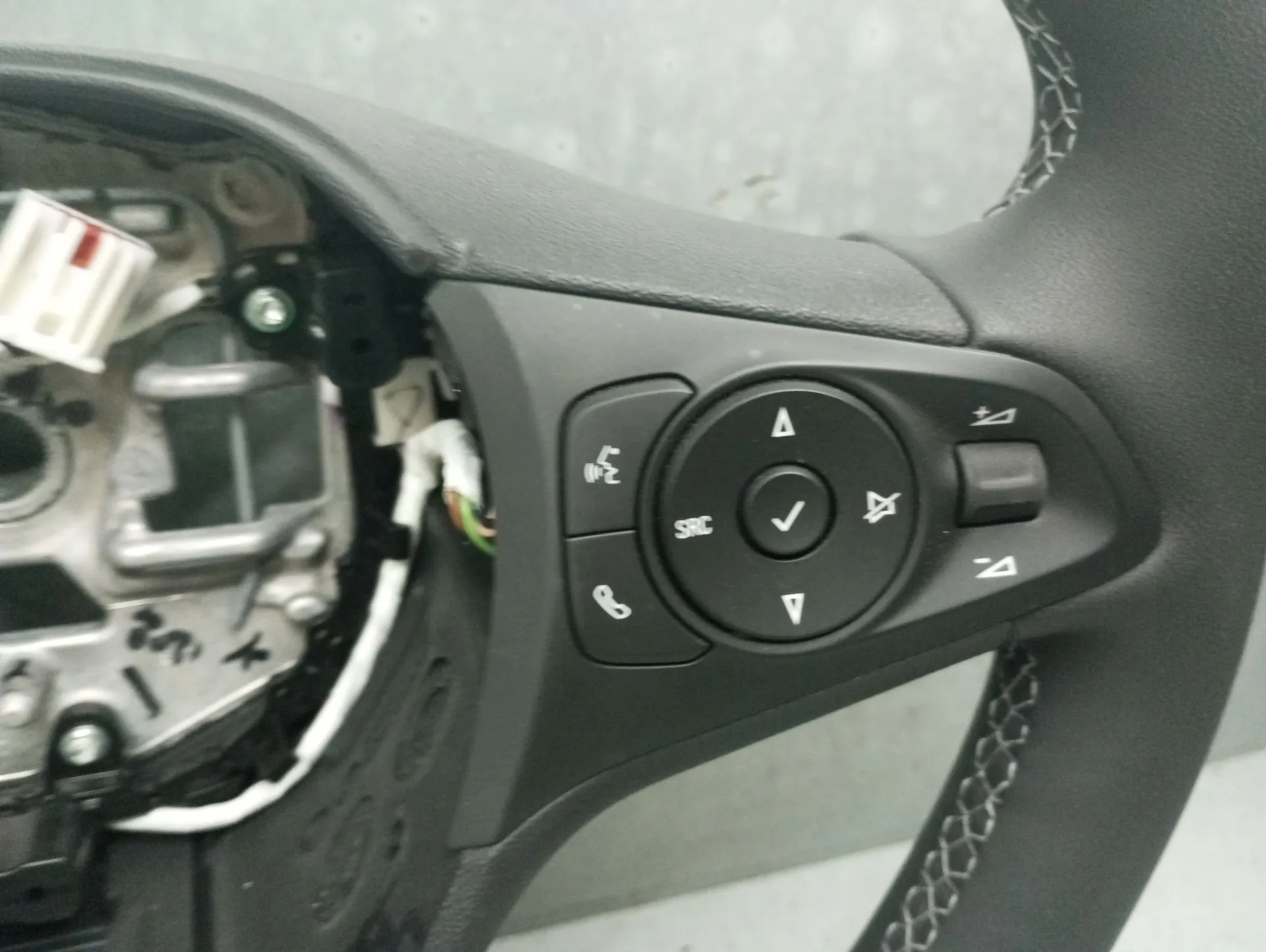 Volante OPEL Corsa F Imagem-5