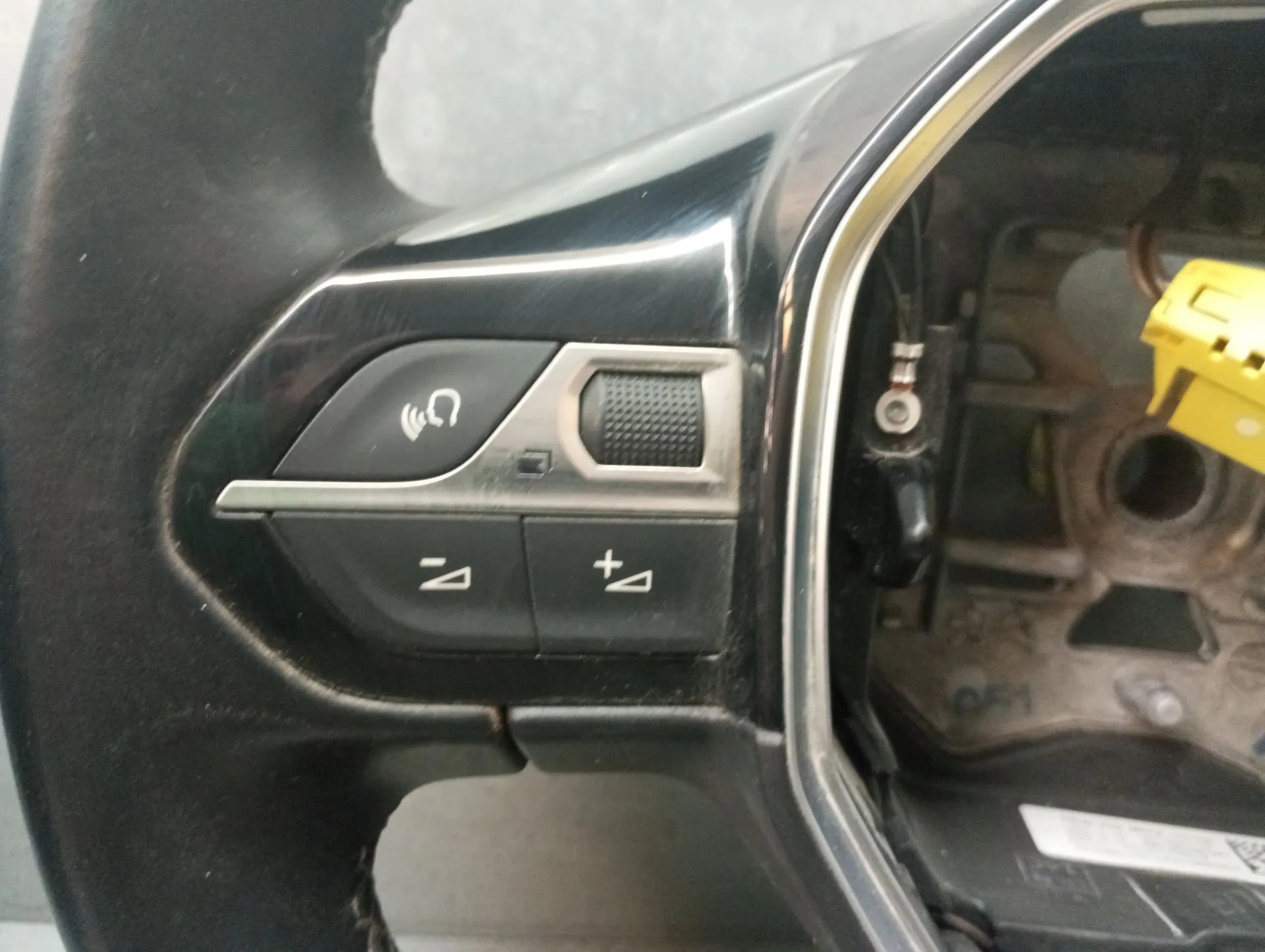 Volante PEUGEOT 3008 II (M_) Imagem-3