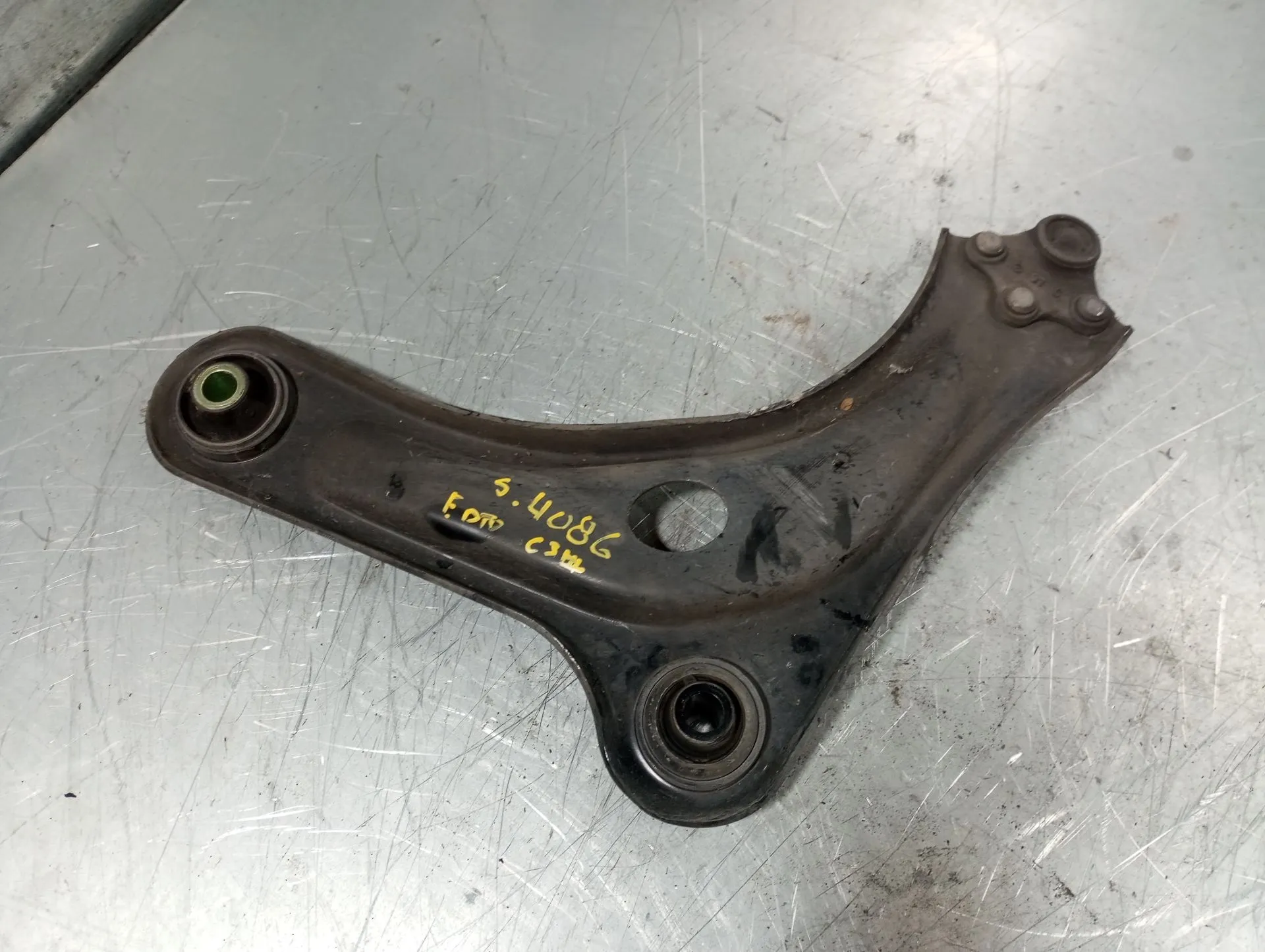 Braccio di sospensione anteriore destra CITROËN C3 III (SX)