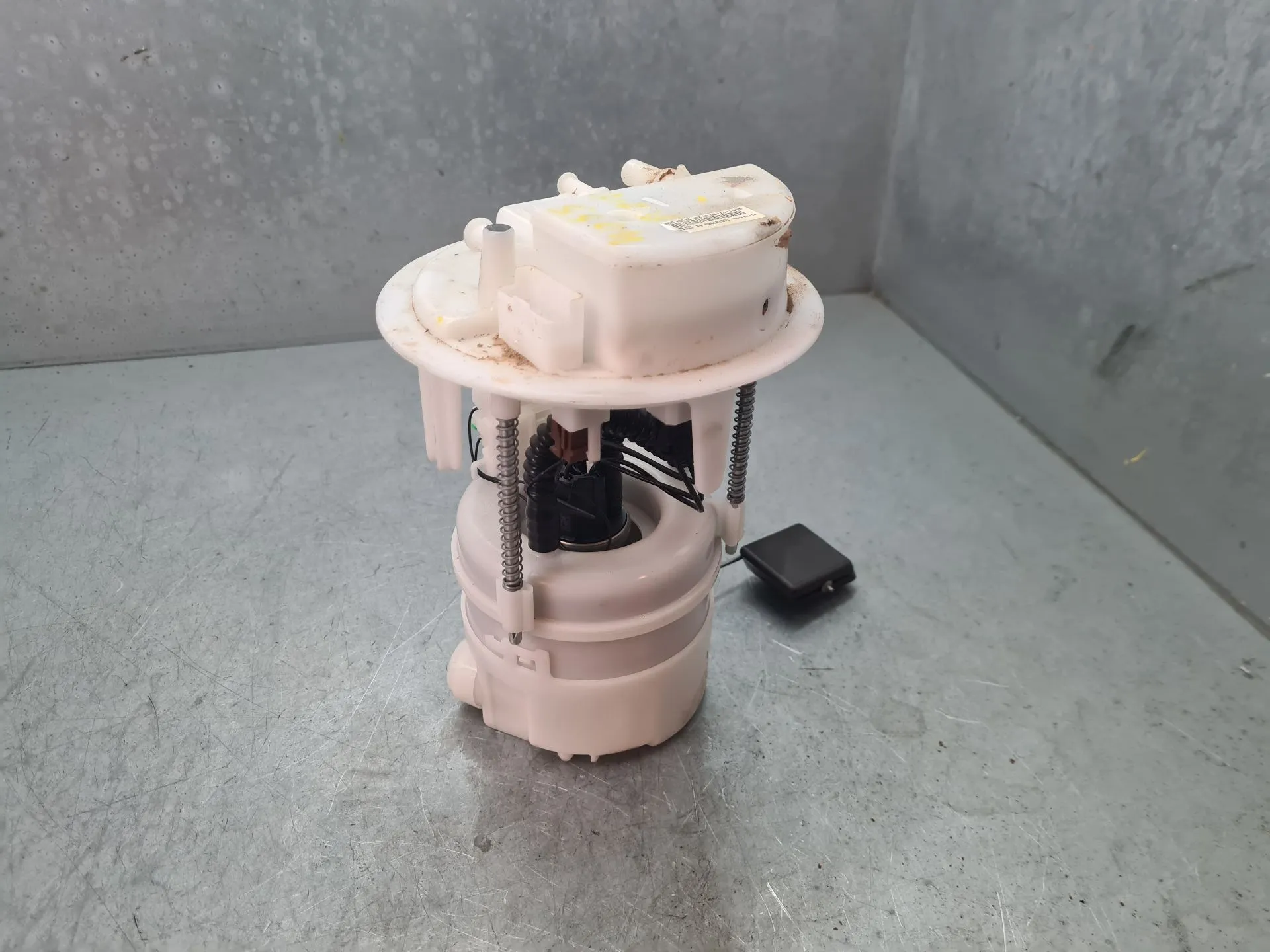 Bomba de combustível PEUGEOT 208 II Imagem-1