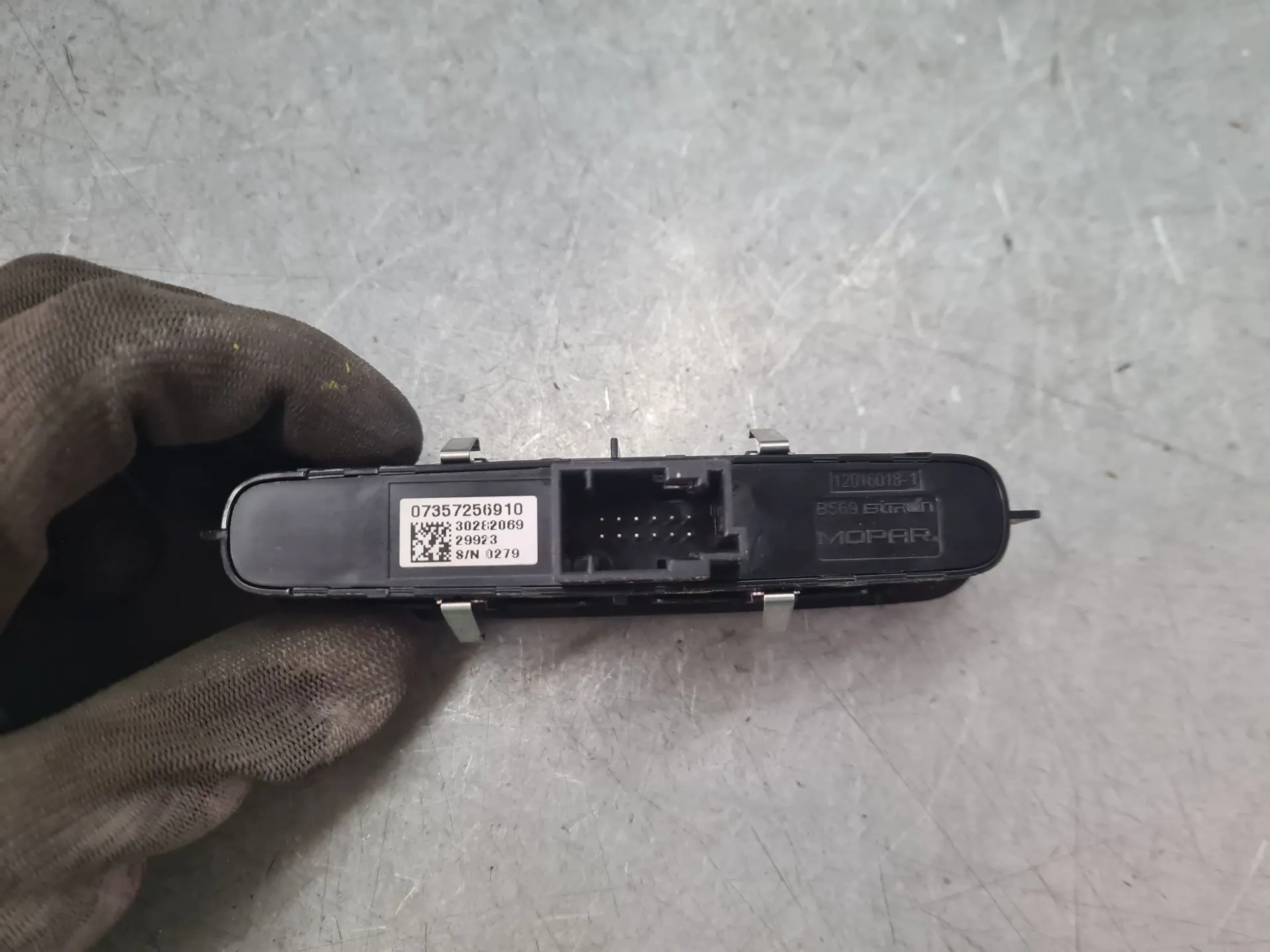 Comando / botão / interruptor multifunções ABARTH 500E Imagem-2