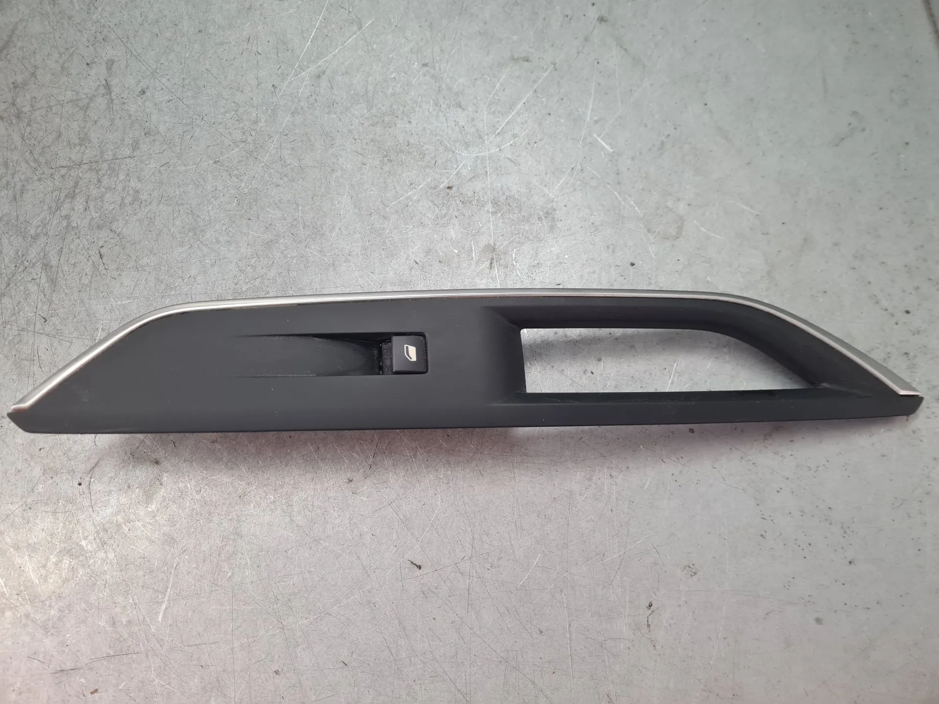 Mando / interruptor elevalunas delantero derecho PEUGEOT 3008 II (M_)