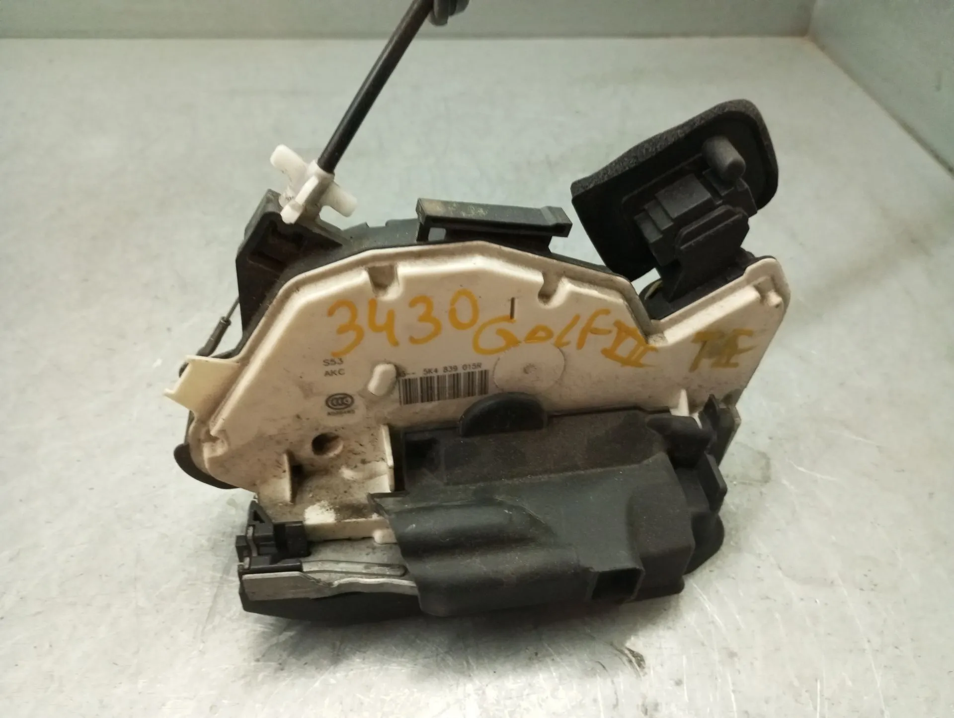 Cerradura / cierre puerta trasera izquierda VOLKSWAGEN Golf VII (5G1, BQ1, BE1, BE2)