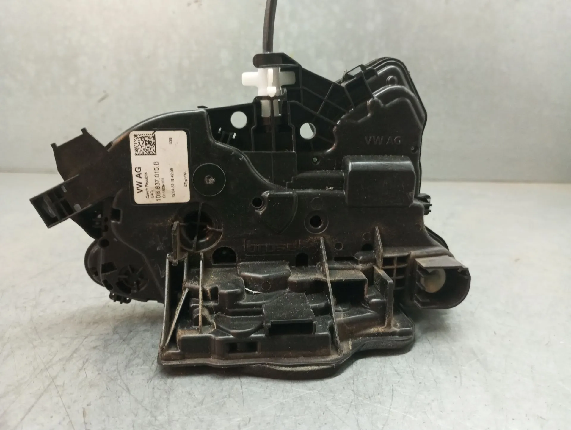 Serratura / chiusura porta anteriore sinistro VOLKSWAGEN Polo (AW1)