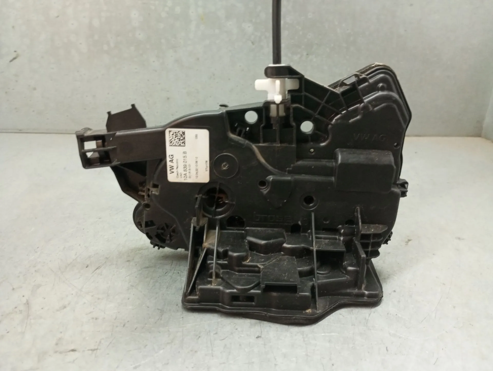 Serratura / chiusura posteriore Sinistra VOLKSWAGEN Polo (AW1)