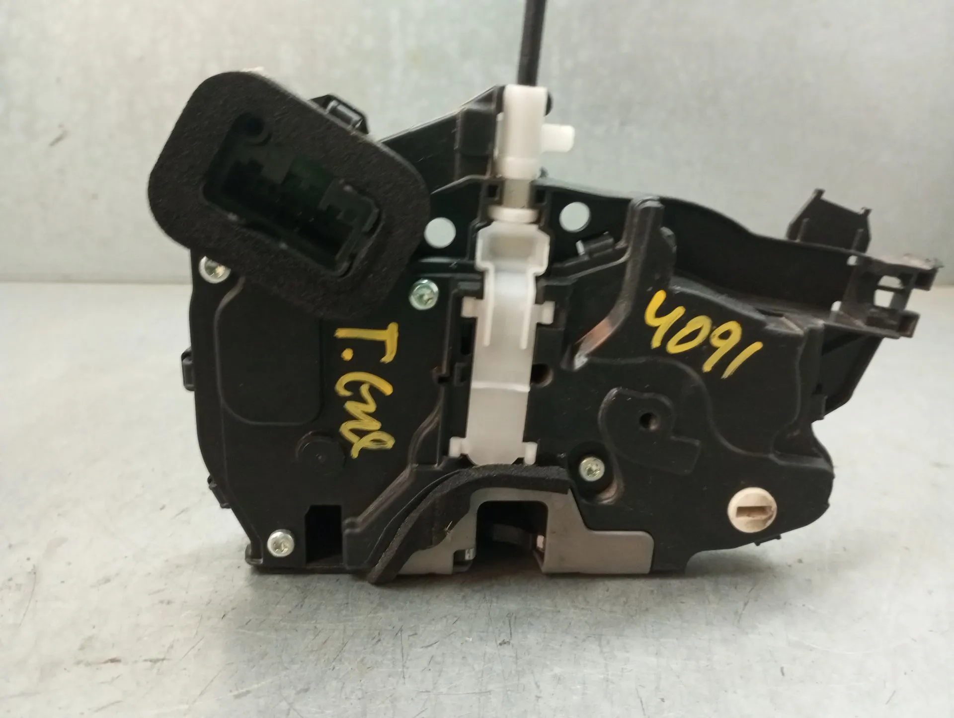 Serrure Arrière Gauche VOLKSWAGEN Polo (AW1) Imagem-1