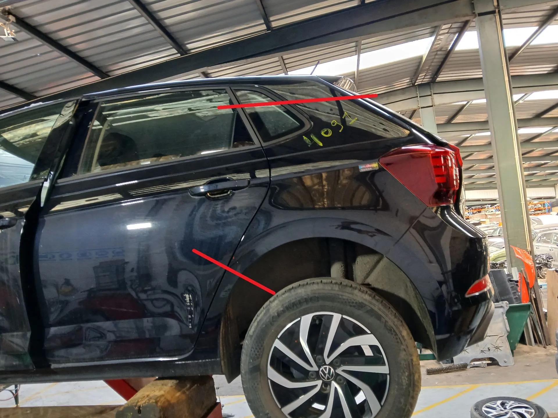 Panneau arrière gauche VOLKSWAGEN Polo (AW1)