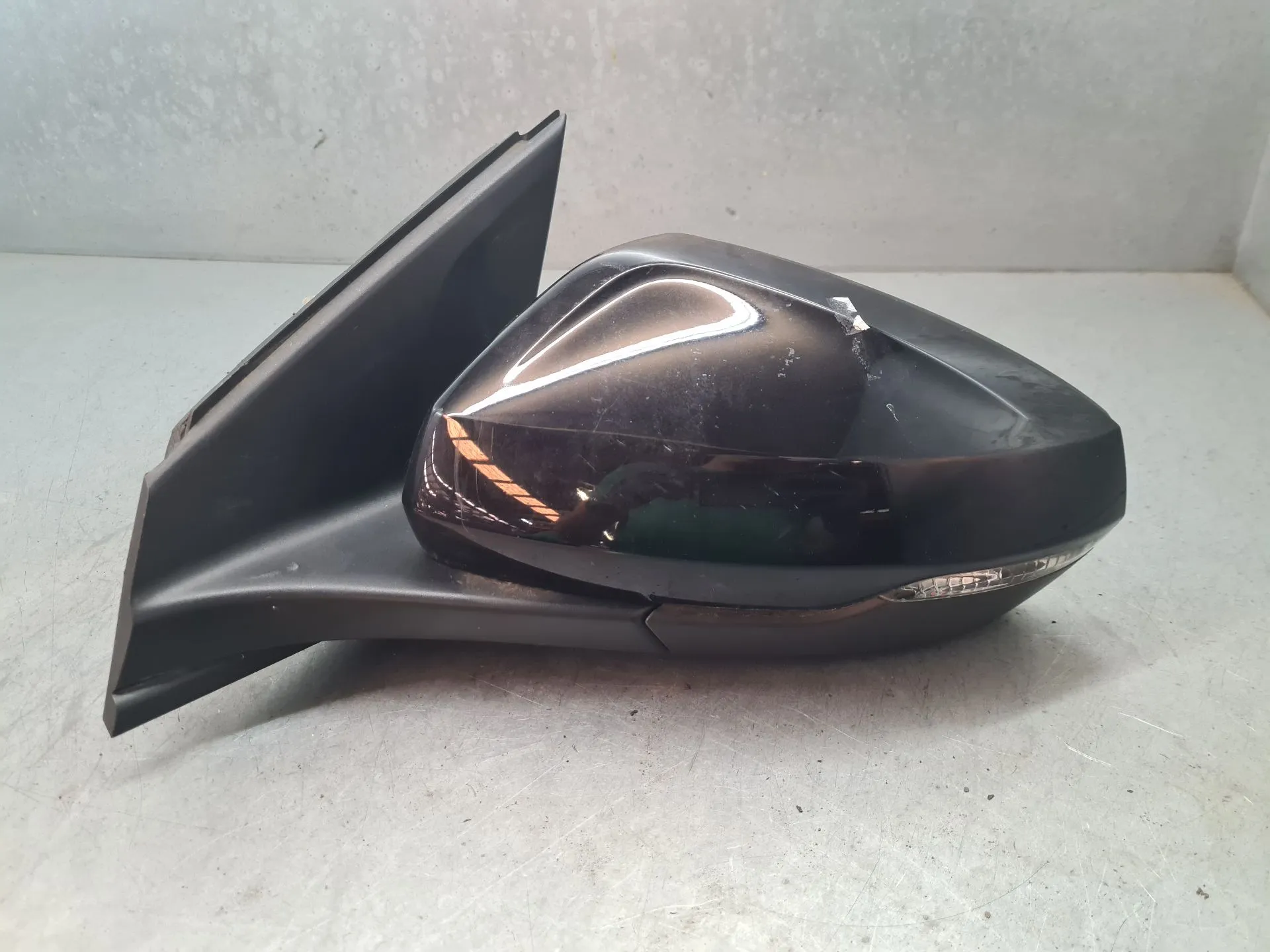 Left mirror VOLKSWAGEN Polo (AW1)