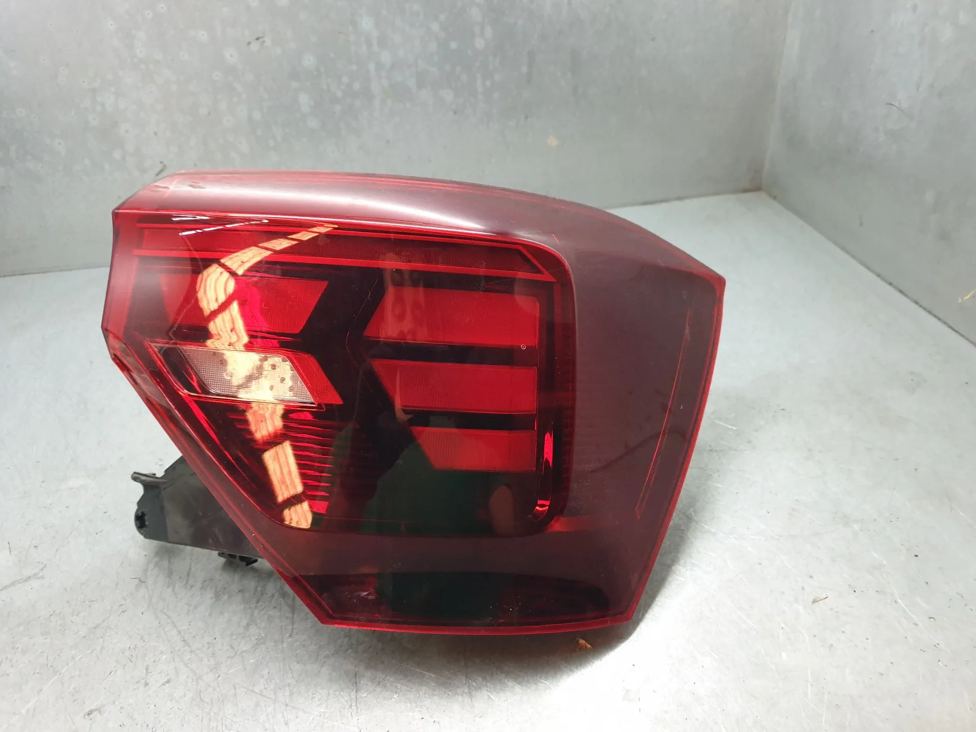 Feu arrière Droite VOLKSWAGEN Polo (AW1)