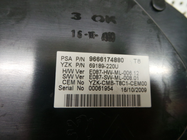 Instrument cluster PEUGEOT 5008 I (0U_, 0E_) Imagem-2