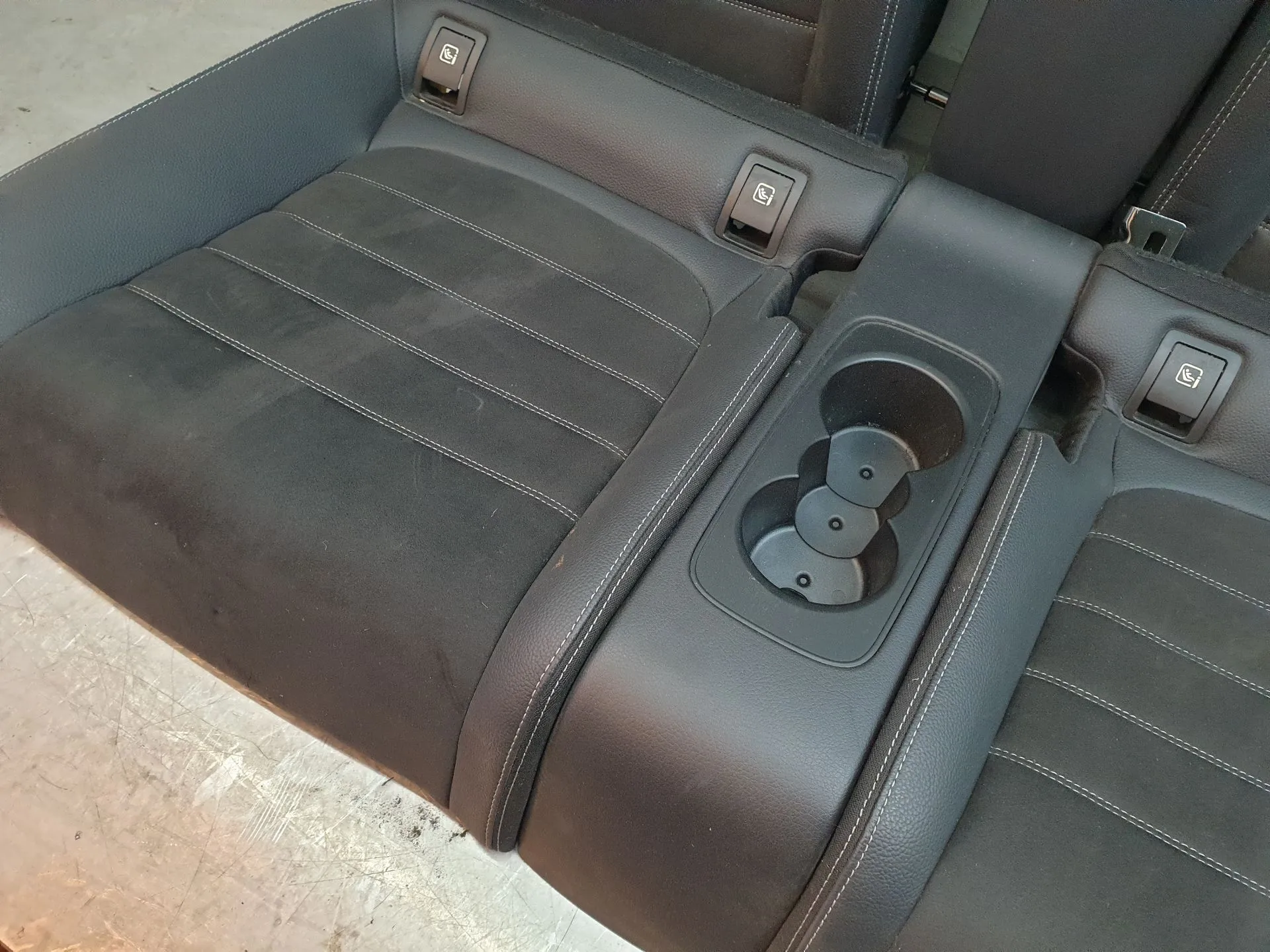 Banco trás MERCEDES-BENZ Classe C Coupé (C205) Imagem-2