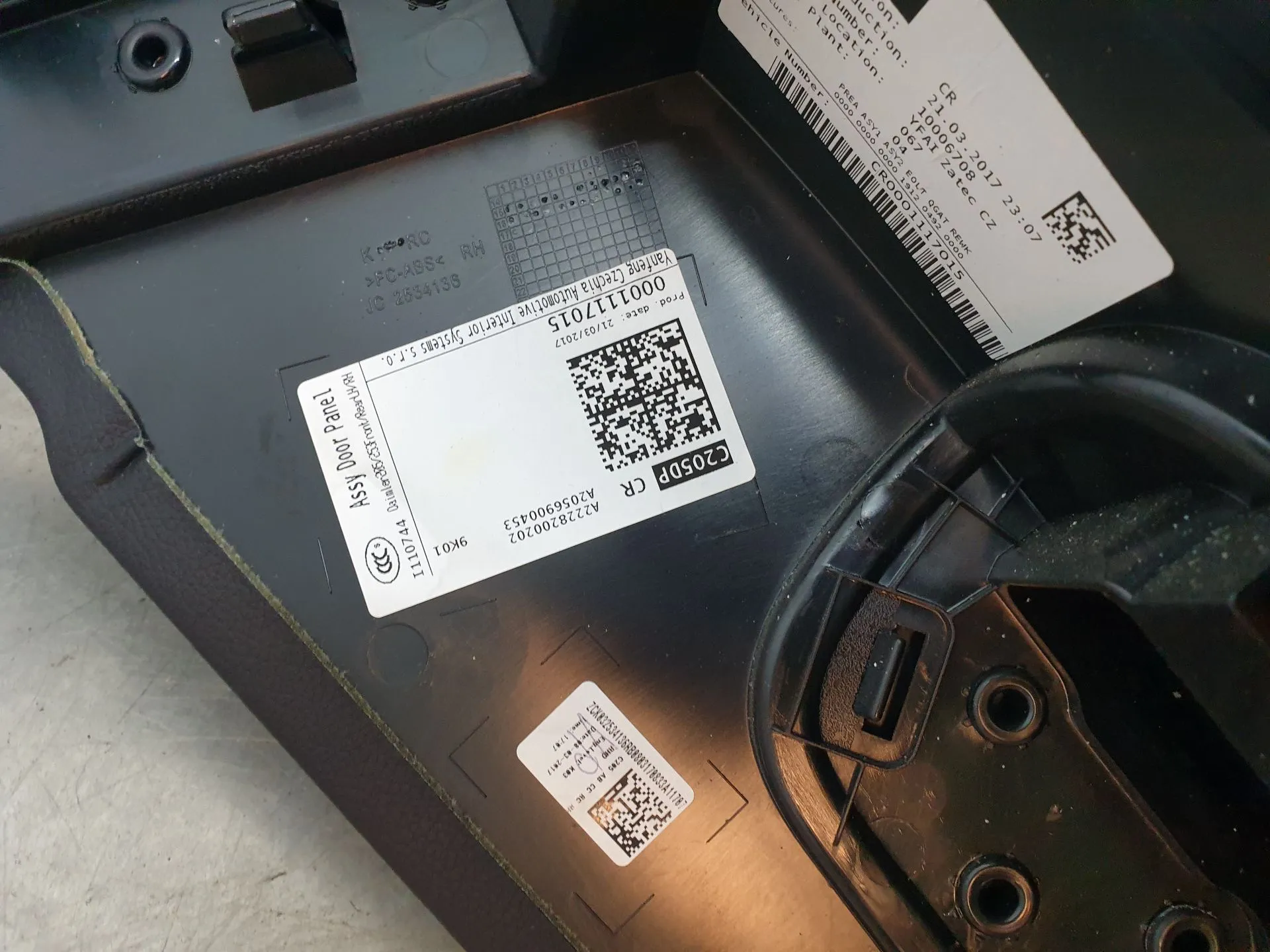 Rivestimento generico MERCEDES-BENZ Classe C Coupé (C205) Imagem-3