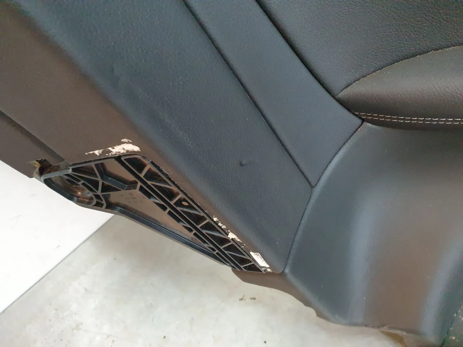 Forra / revestimento genérico MERCEDES-BENZ Classe C Coupé (C205) Imagem-1