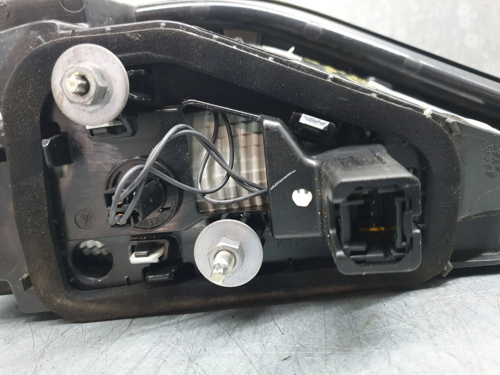 Feu de coffre Gauche RENAULT Megane IV (B9A/M_) Imagem-6