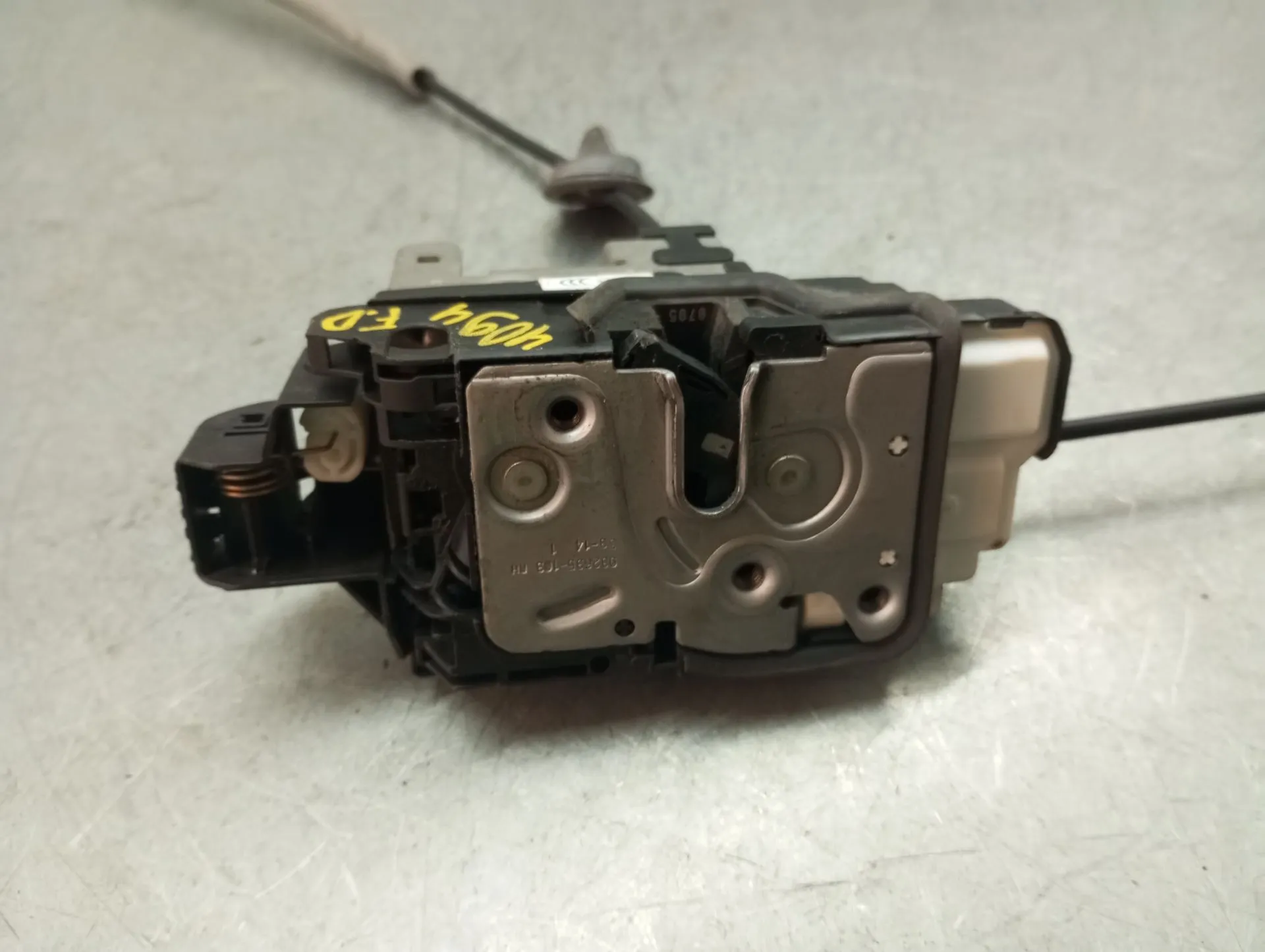 Serrure Avant Droite VOLVO V40 Hatchback Imagem-1