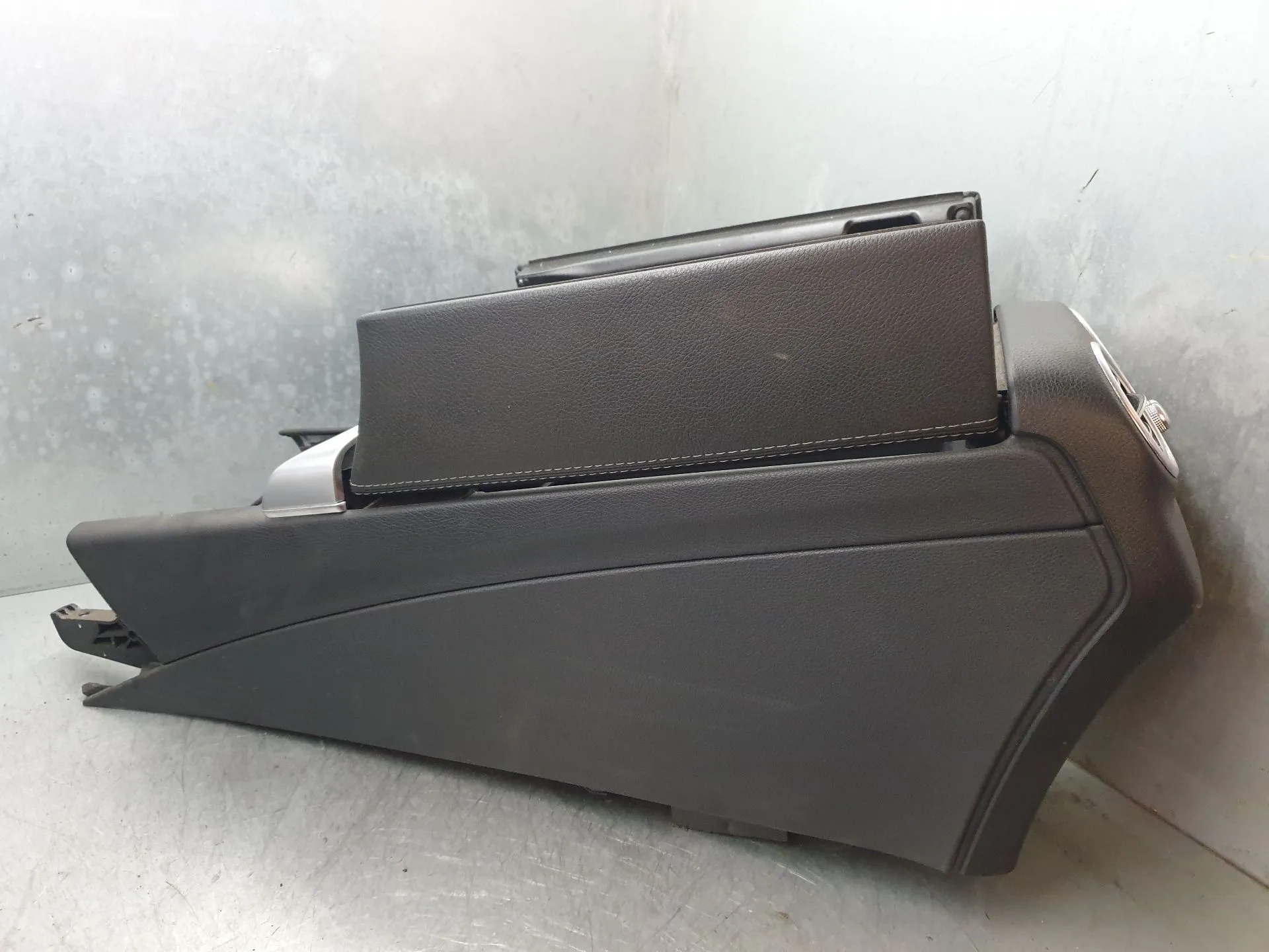 Bracciolo  MERCEDES-BENZ Classe C Coupé (C205) Imagem-3