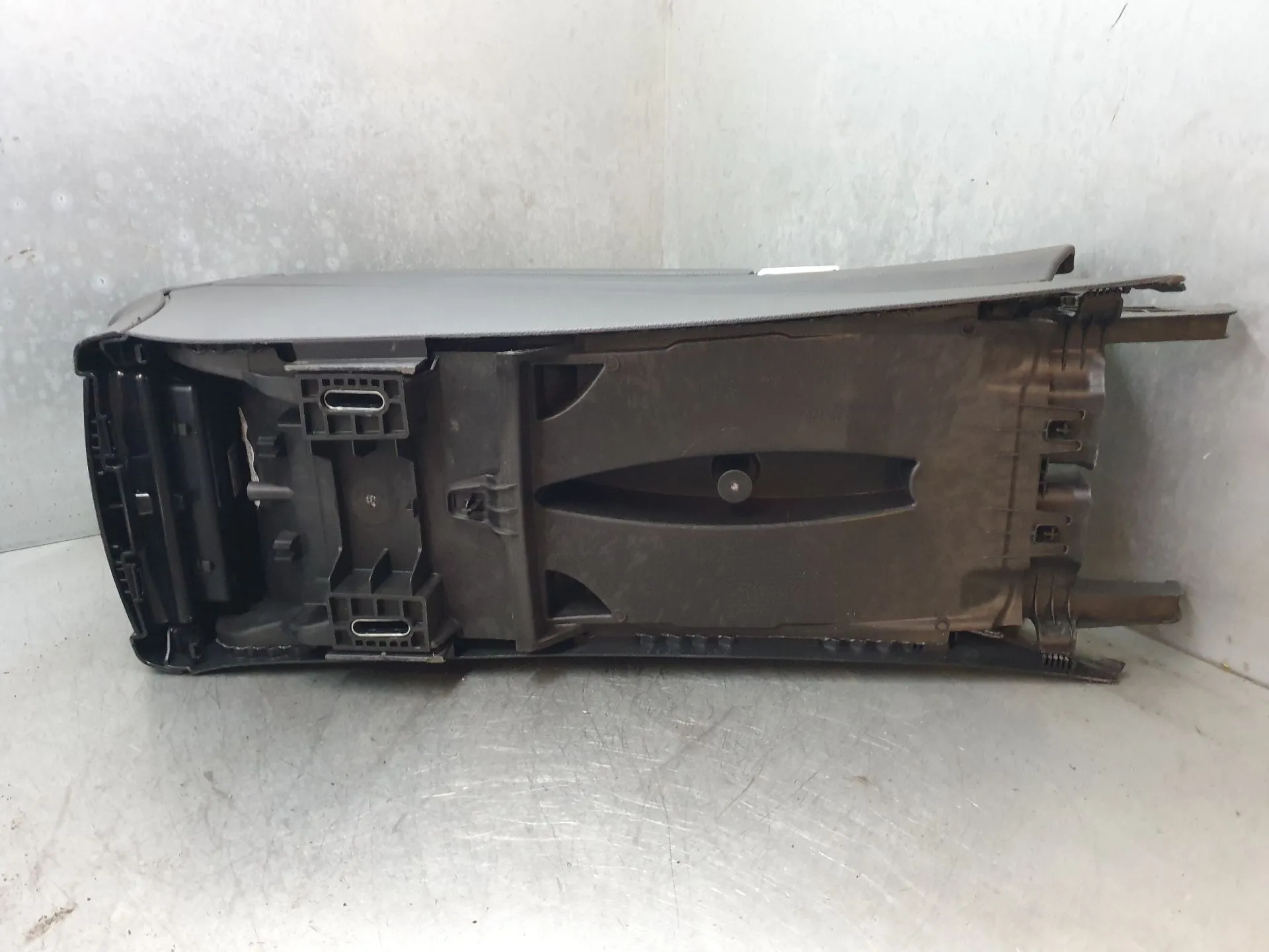 Bracciolo  MERCEDES-BENZ Classe C Coupé (C205) Imagem-5