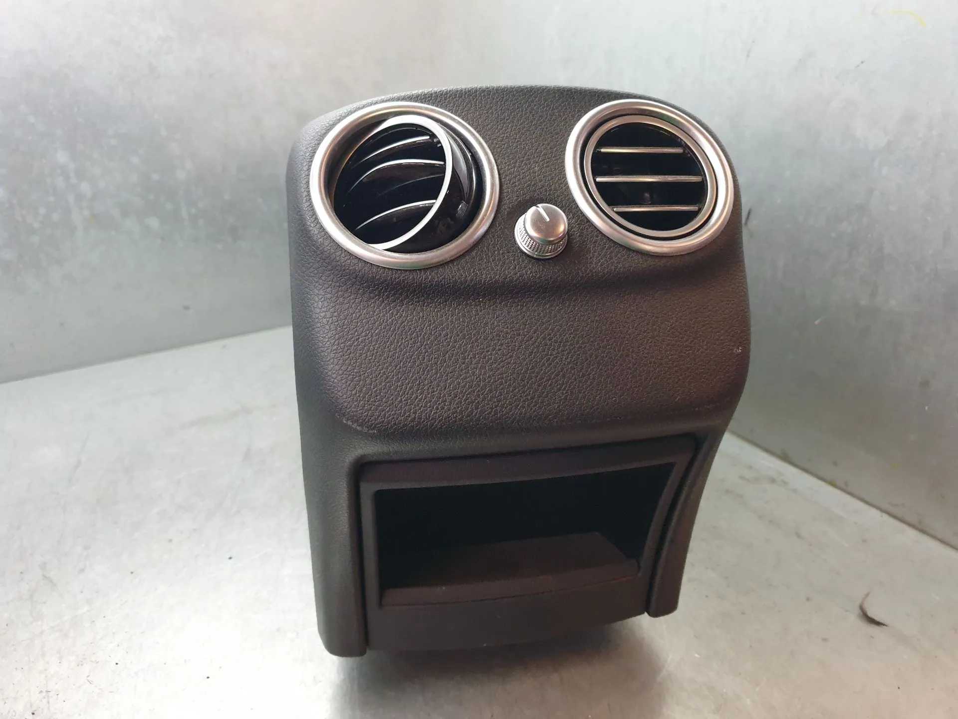 Bracciolo  MERCEDES-BENZ Classe C Coupé (C205) Imagem-4