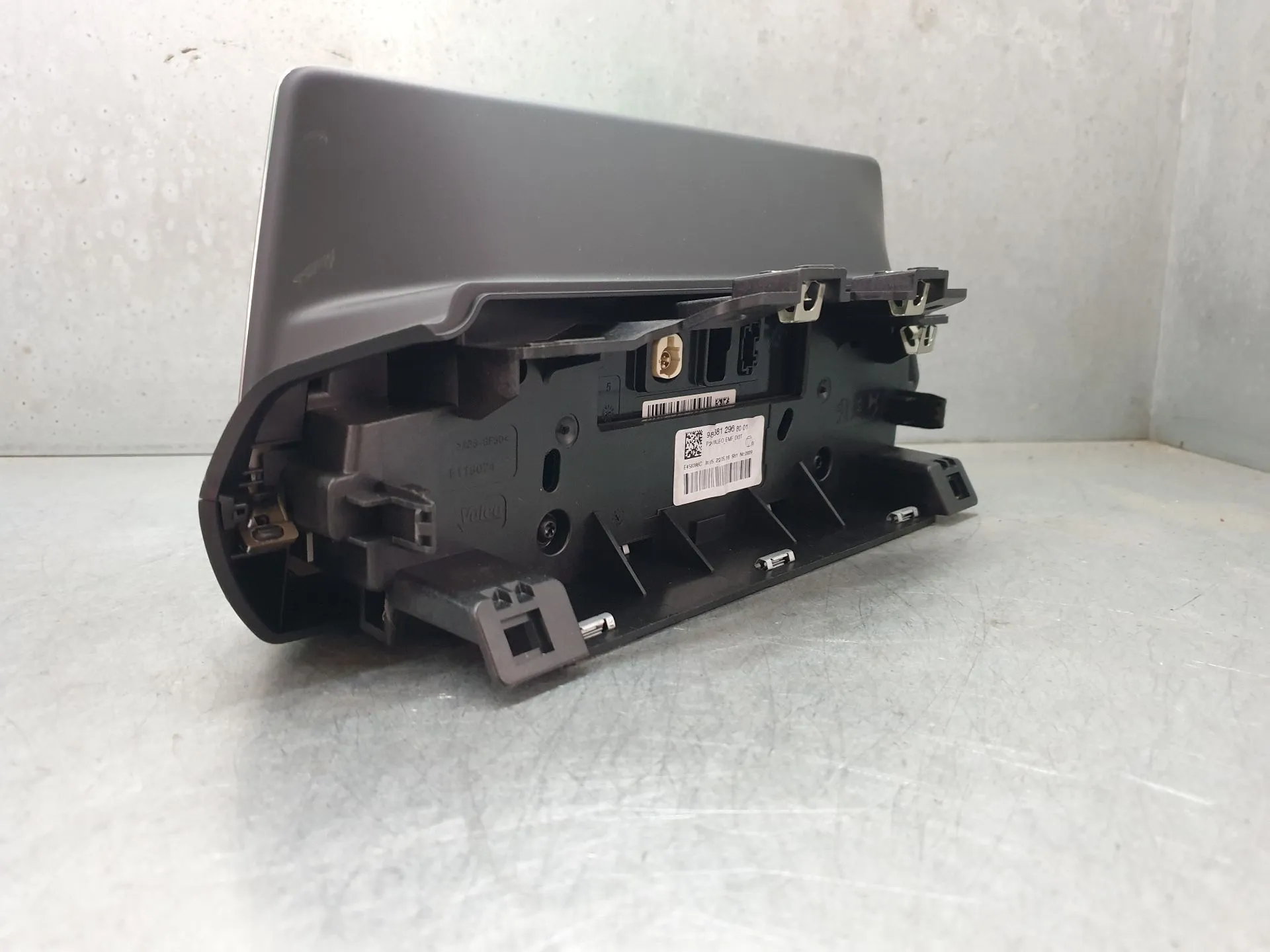 Kit Auto-rádio PEUGEOT 208 II Imagem-6