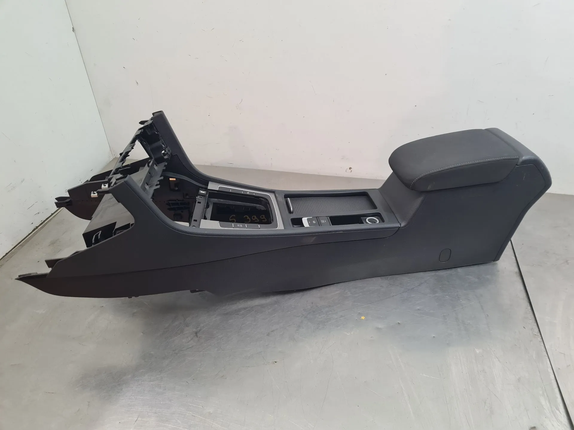 Apoio de braço VOLKSWAGEN Golf VII (5G1, BQ1, BE1, BE2)