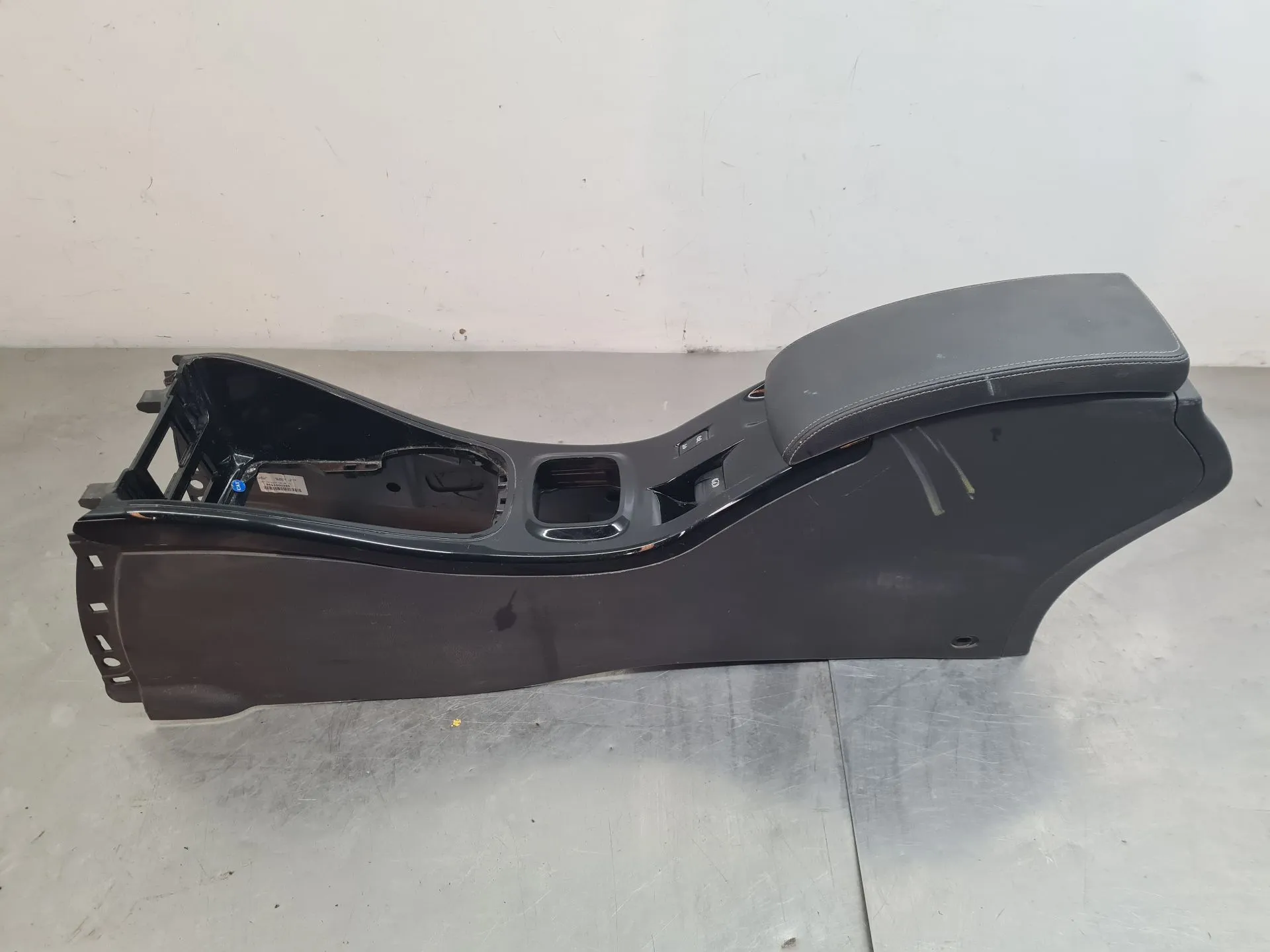 Apoyobrazos RENAULT Megane III Grandtour (KZ0/1)