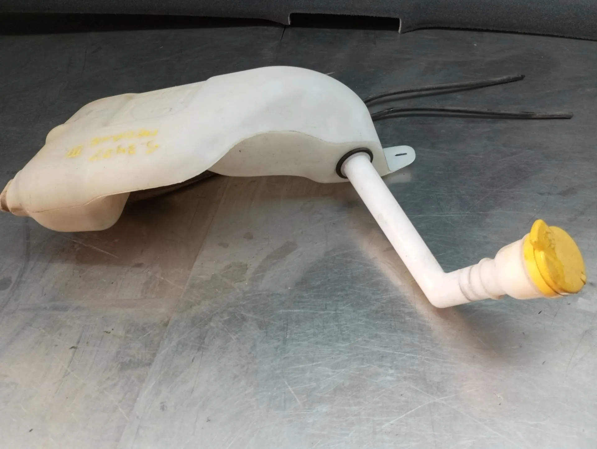 Depósito de agua limpiaparabrisas RENAULT Megane III Grandtour (KZ0/1)